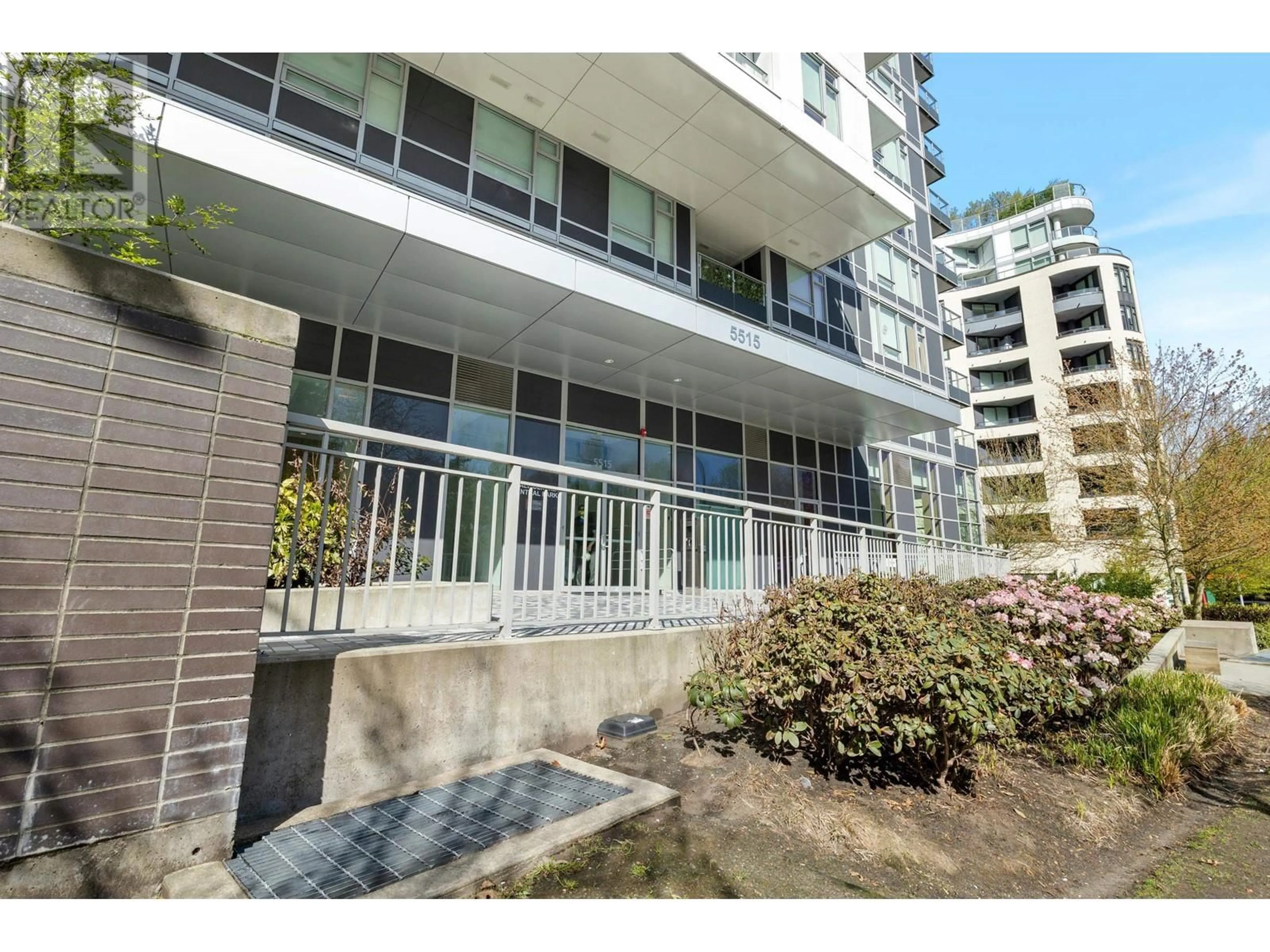 Patio, unknown for 2106 - 5515 BOUNDARY ROAD, Vancouver British Columbia V5R0E3