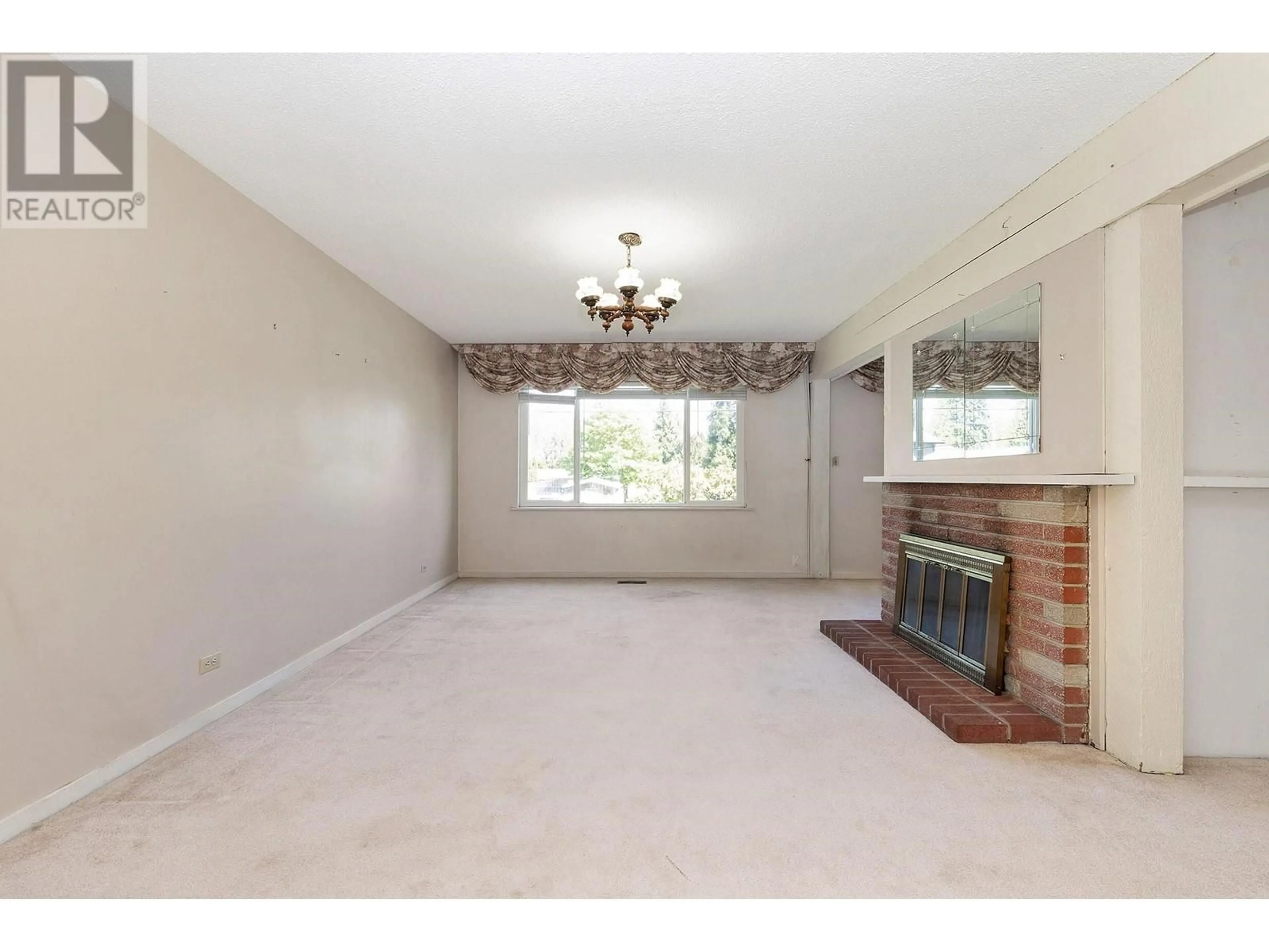 A pic of a room for 640 COLINET STREET, Coquitlam British Columbia V3J4X1