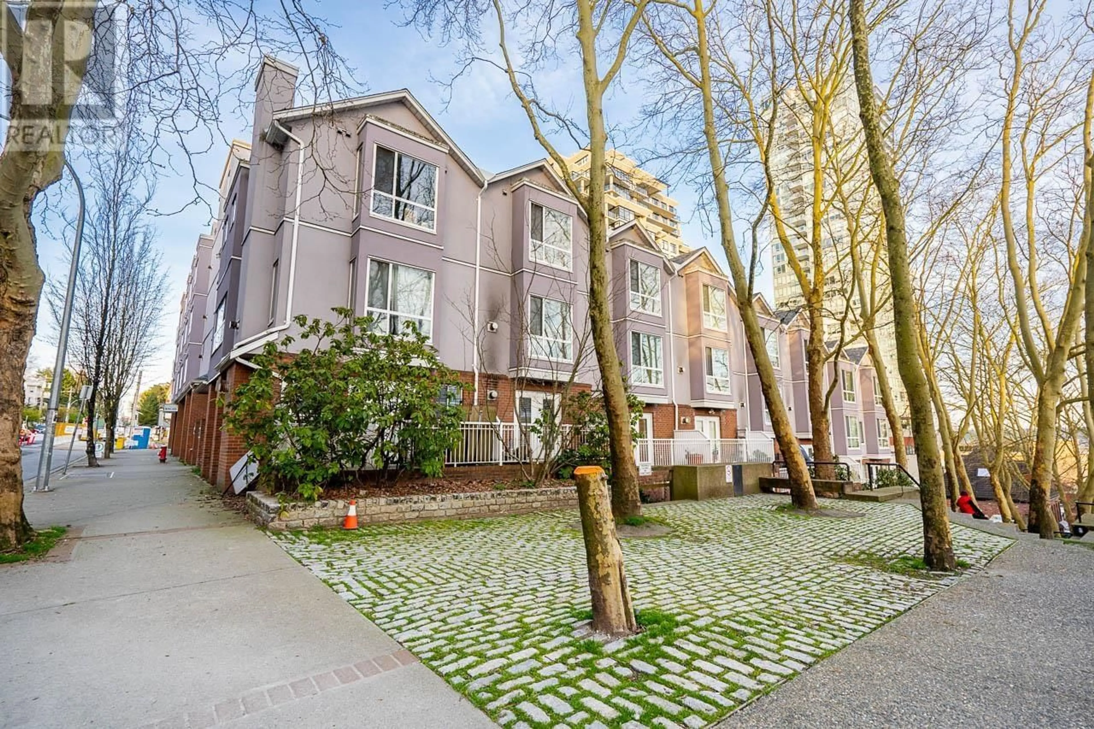Patio, street for 103 - 624 AGNES STREET, New Westminster British Columbia V3M1G8