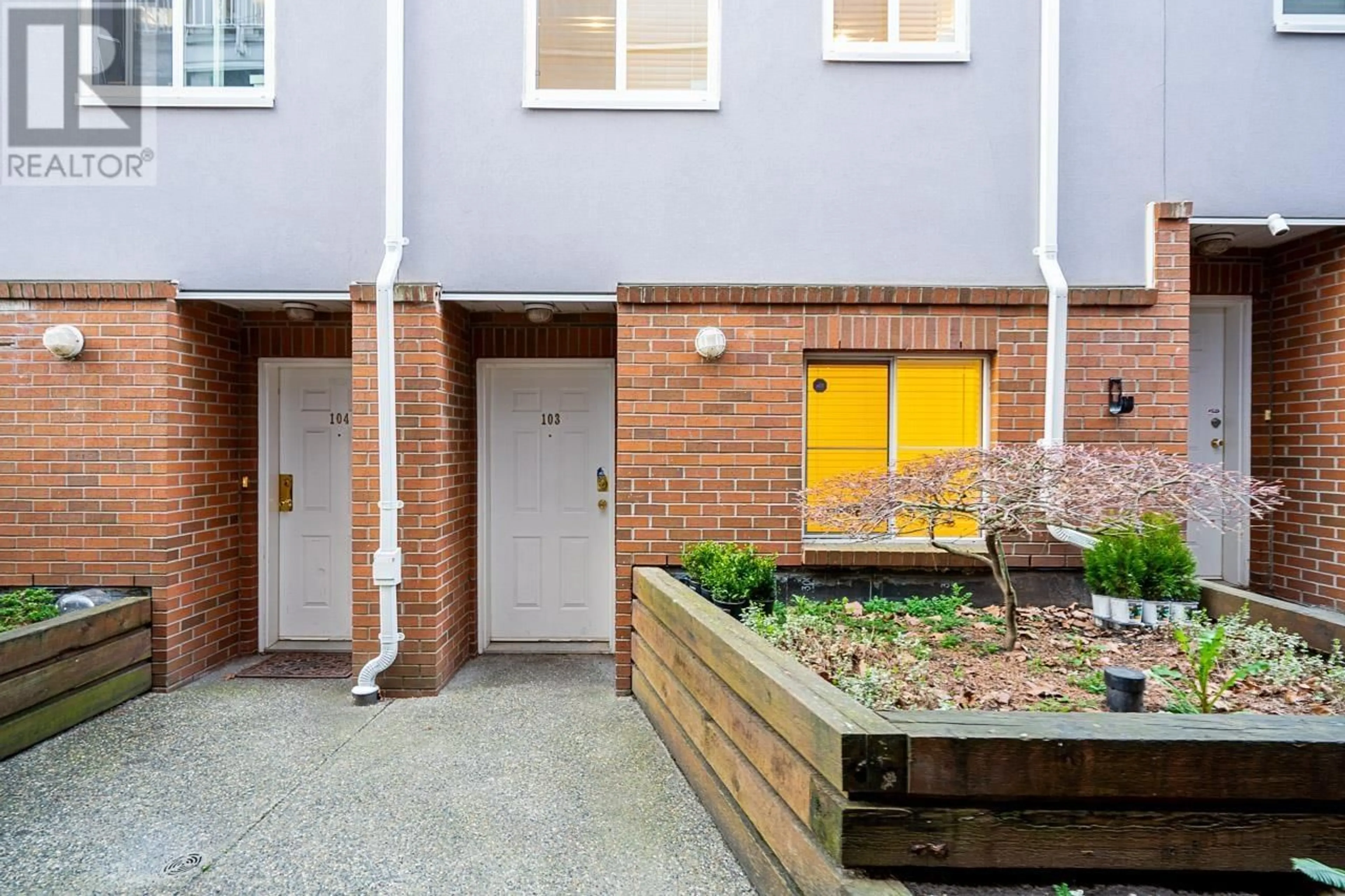 Unknown for 103 - 624 AGNES STREET, New Westminster British Columbia V3M1G8