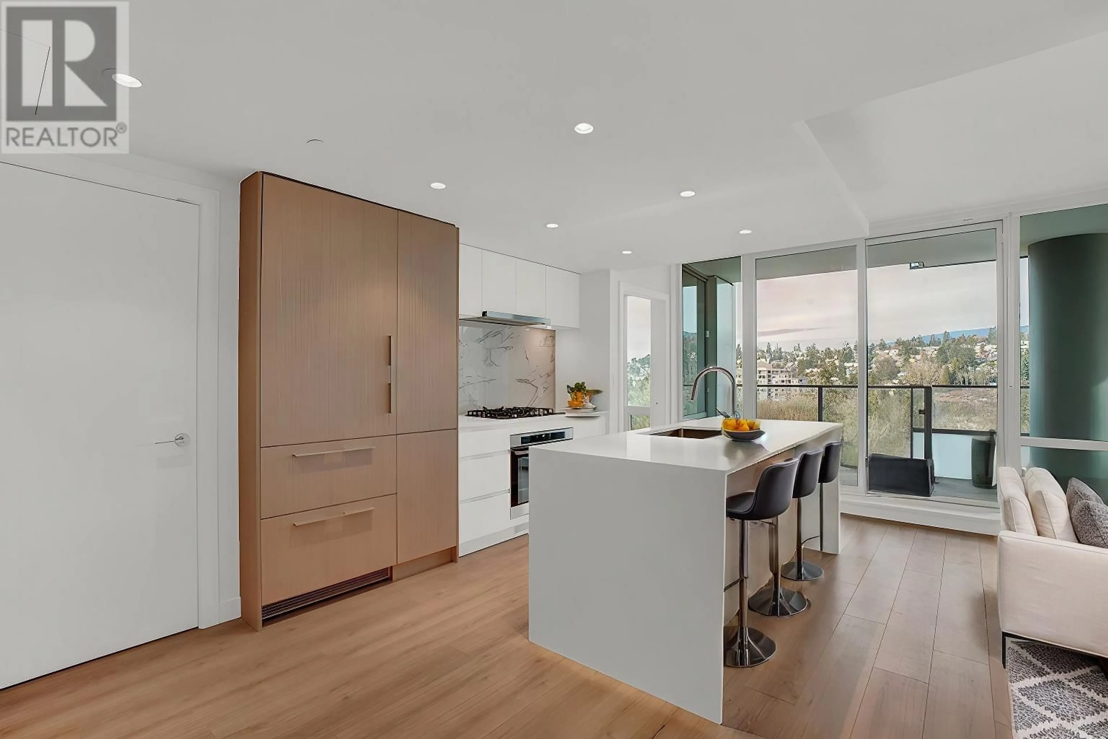 Contemporary kitchen, unknown for 901 - 1500 FERN STREET, North Vancouver British Columbia V7J0A9