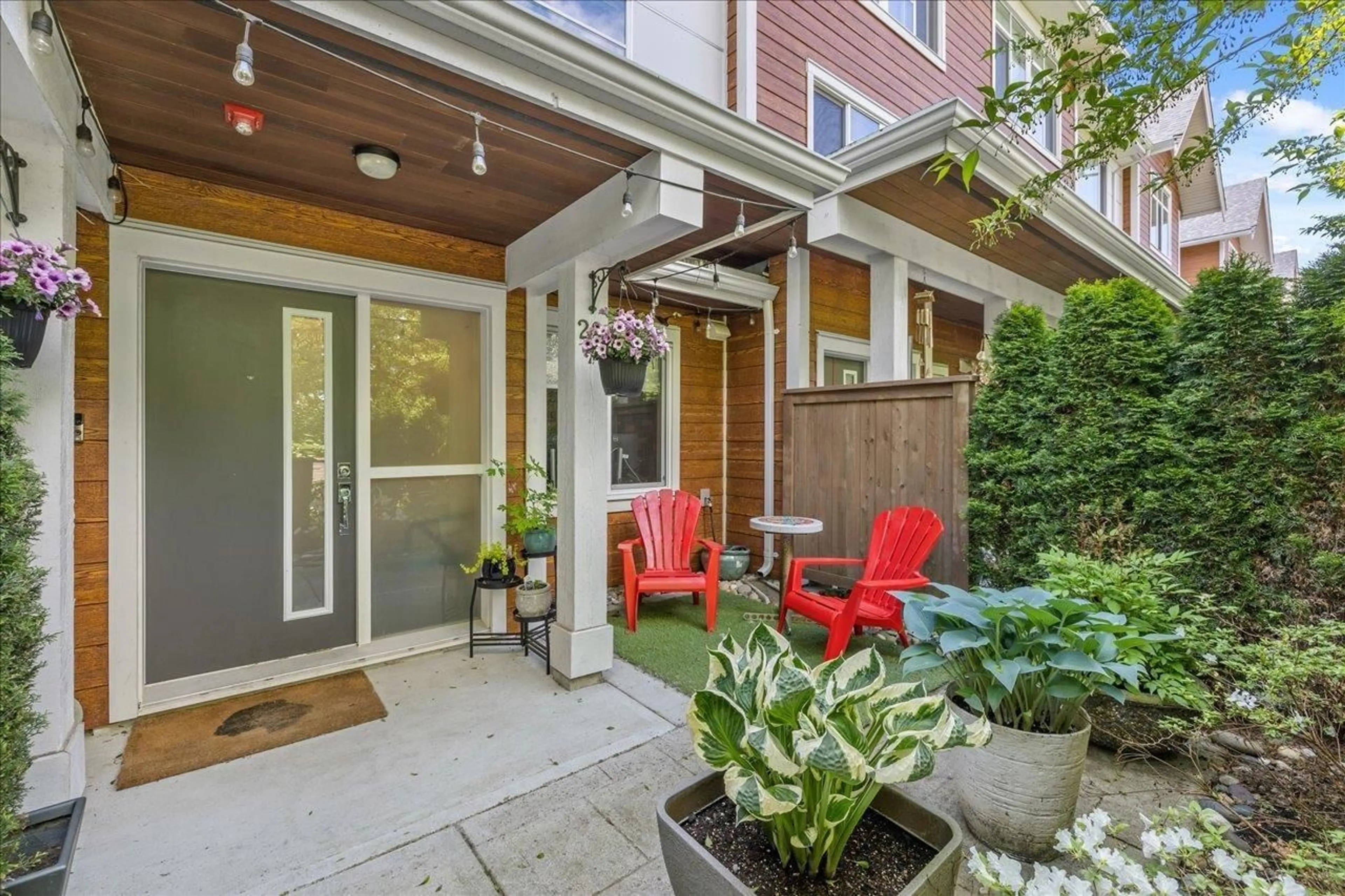 Patio, street for 20 - 2958 159, Surrey British Columbia V3Z0R1
