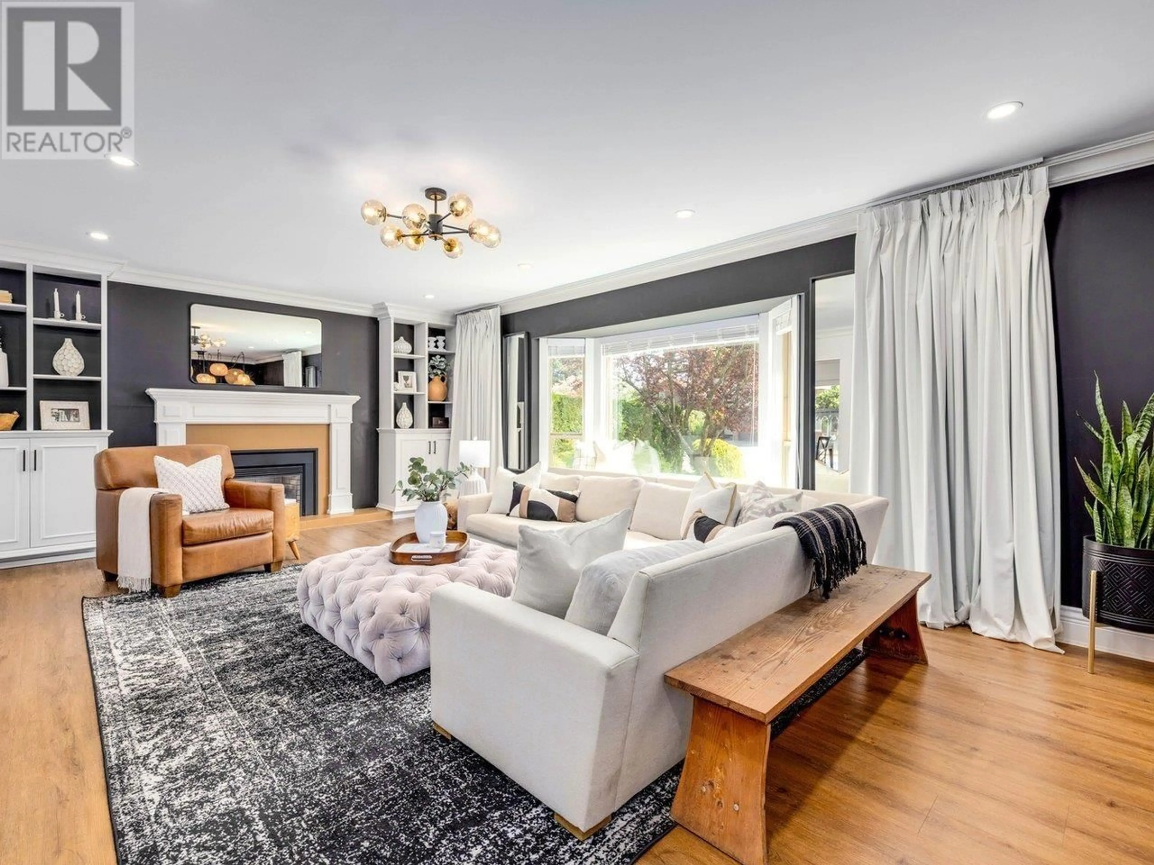 Living room with furniture, wood/laminate floor for 1050 EDEN CRESCENT, Delta British Columbia V4L1W7