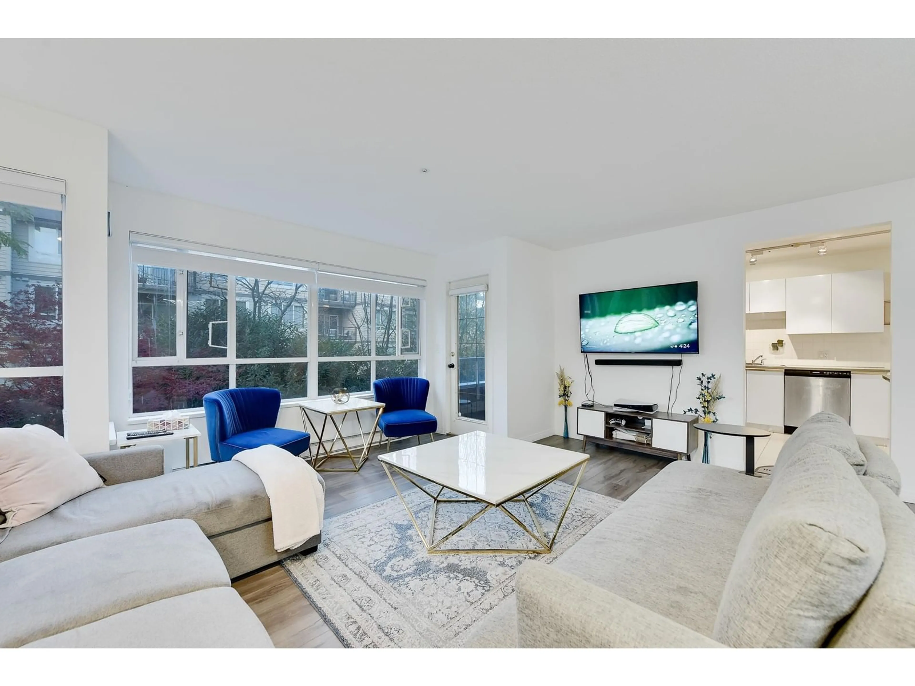 Living room with furniture, unknown for 205 - 15375 17, Surrey British Columbia V4A1T8