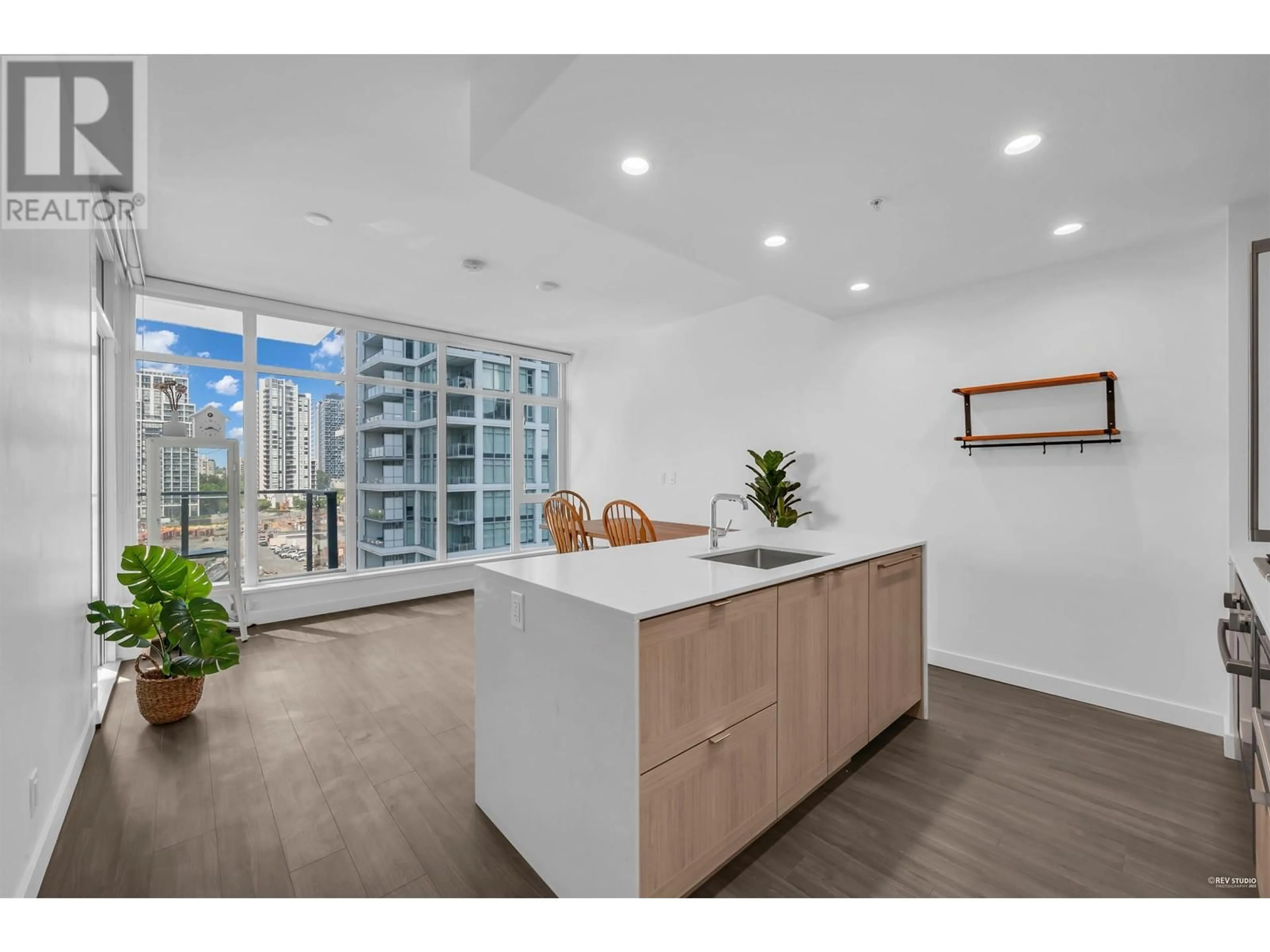 Open concept kitchen, unknown for 1009 - 2311 BETA AVENUE, Burnaby British Columbia V5C0M1