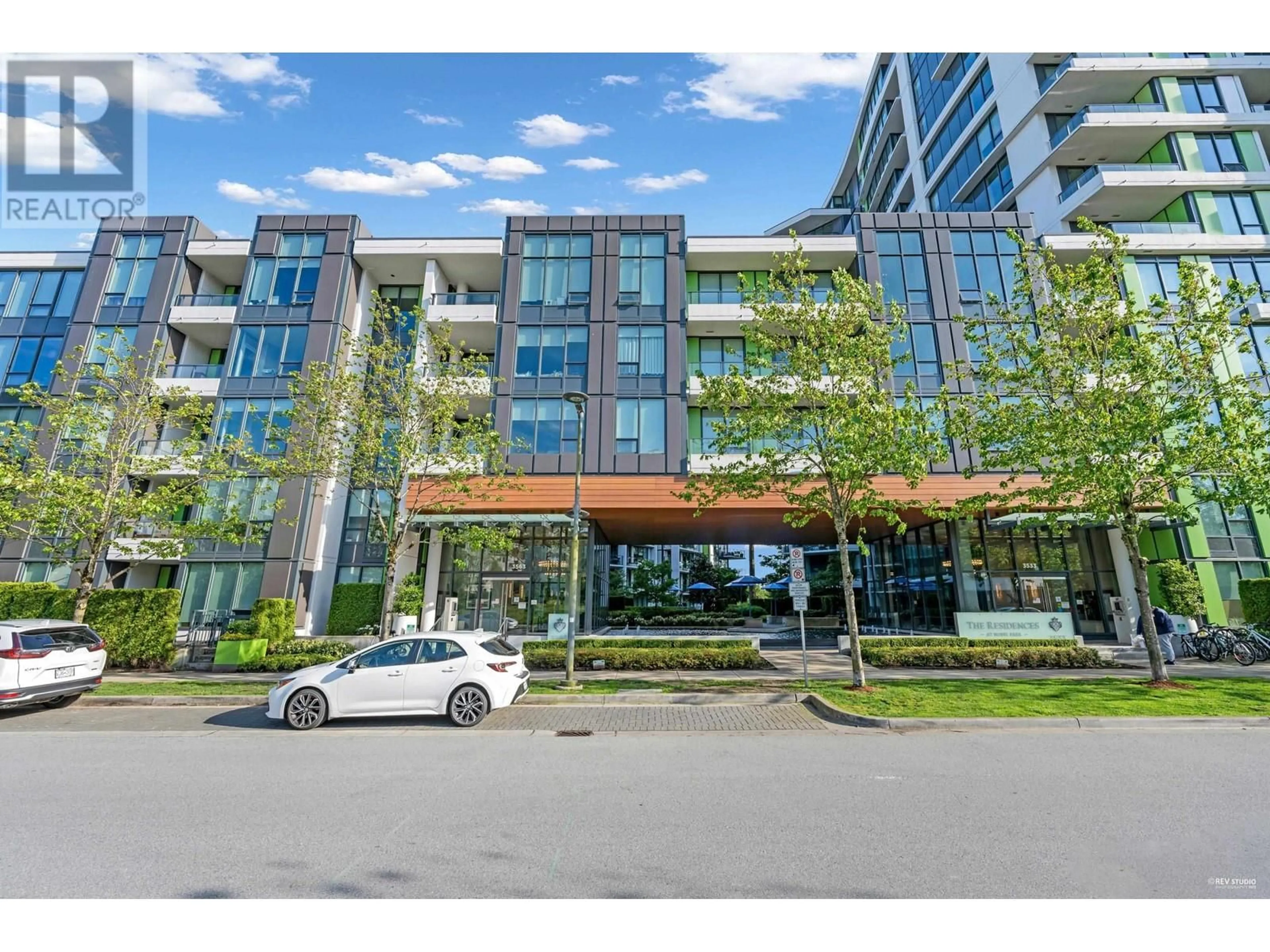 Indoor foyer for 636 - 3563 ROSS DRIVE, Vancouver British Columbia V6S0L3