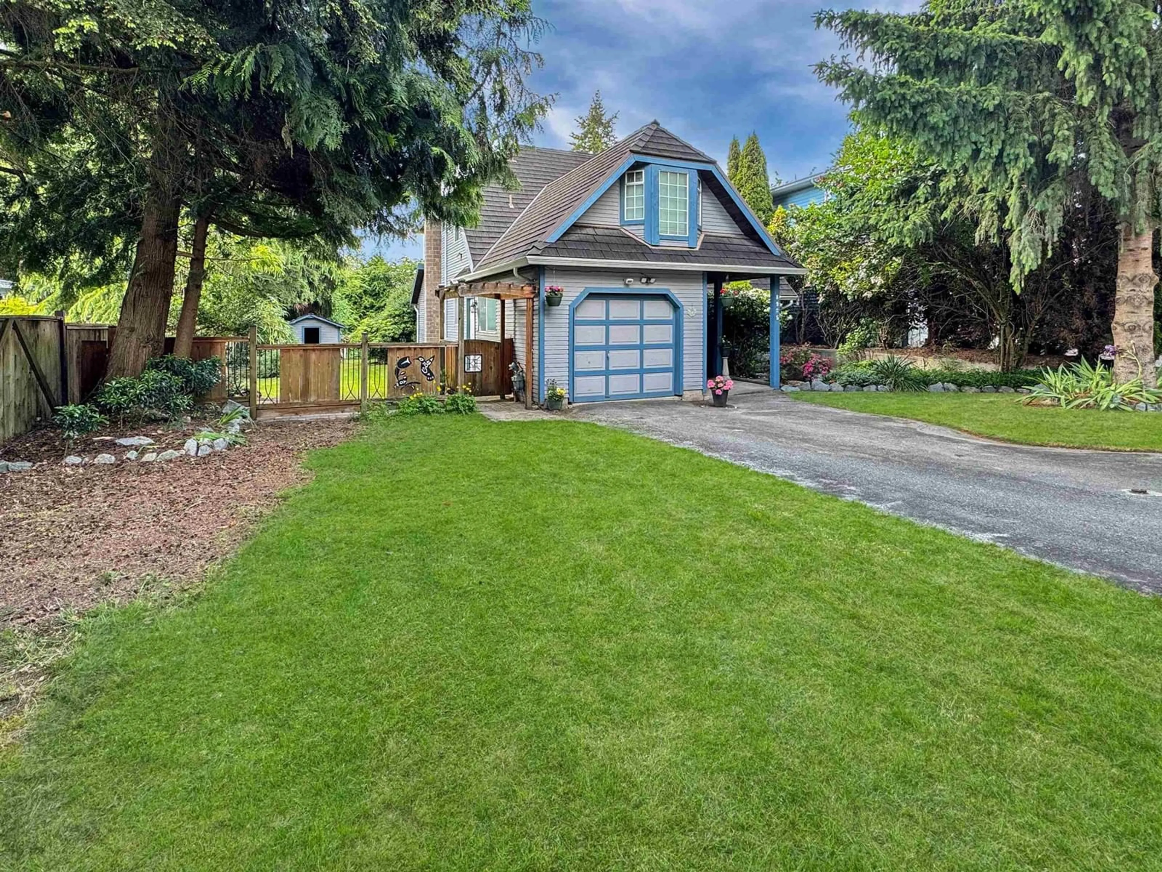 Home with vinyl exterior material, street for 8985 WATSON, Delta British Columbia V4C8A1