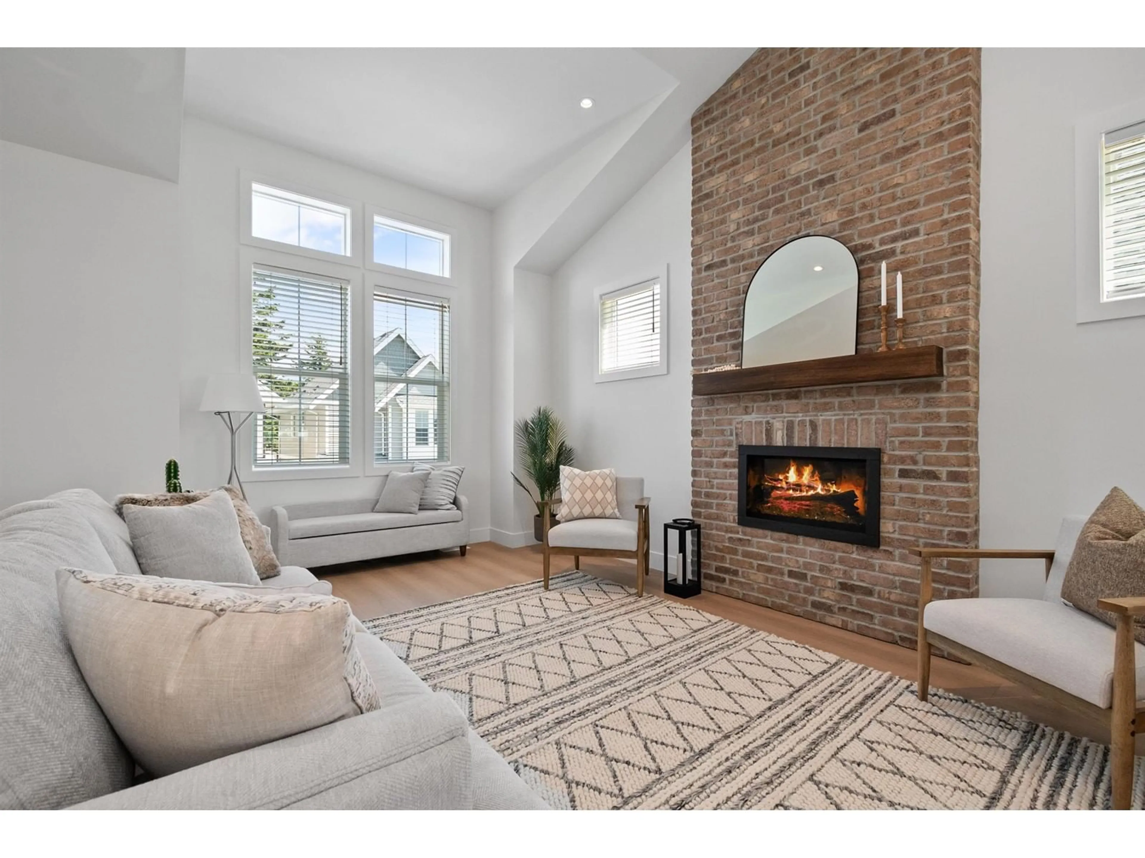 Living room with furniture, unknown for 2 - 45314 WELLS ROAD, Chilliwack British Columbia V2R1H2