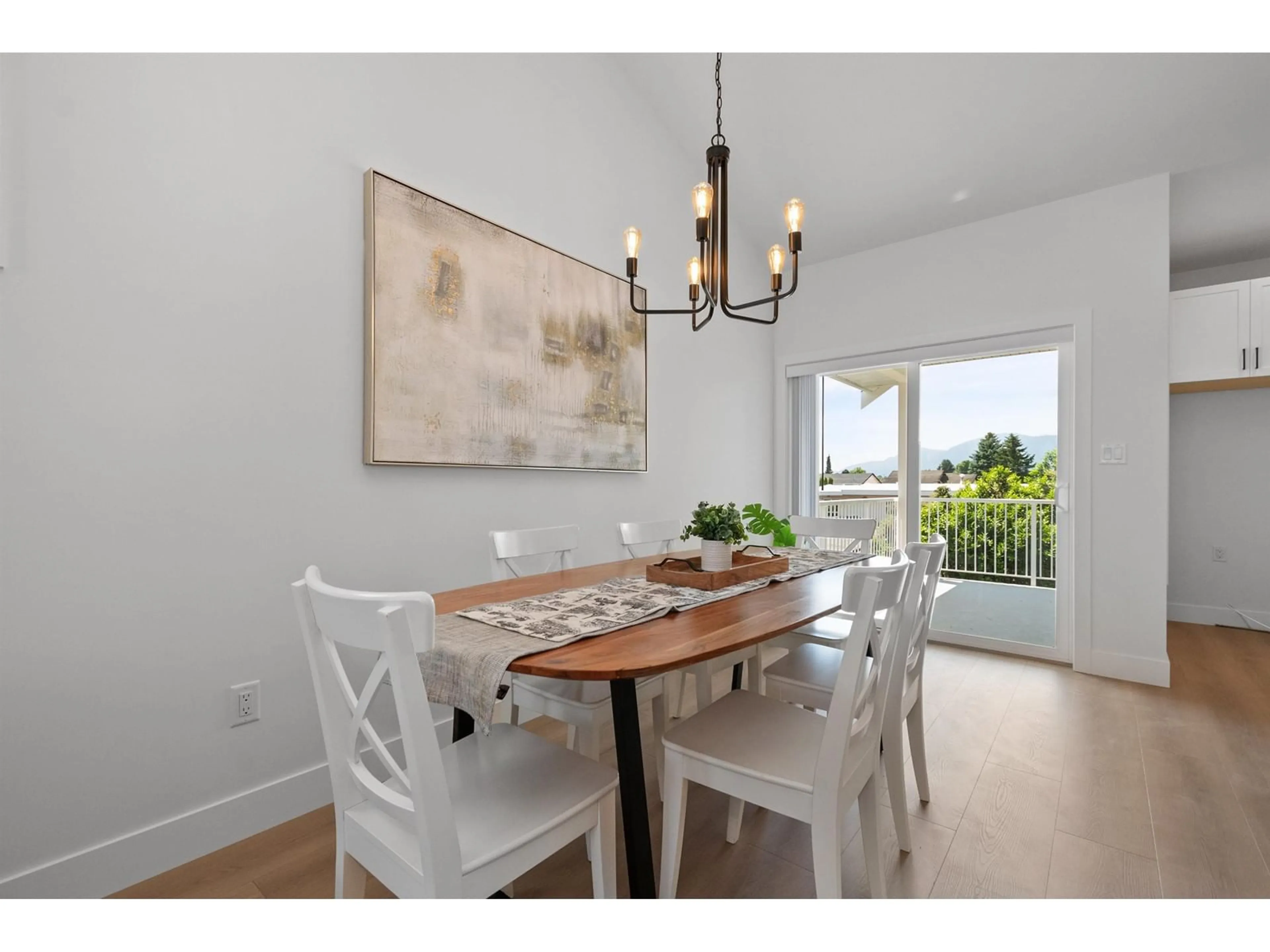 Dining room, wood/laminate floor for 2 - 45314 WELLS ROAD, Chilliwack British Columbia V2R1H2
