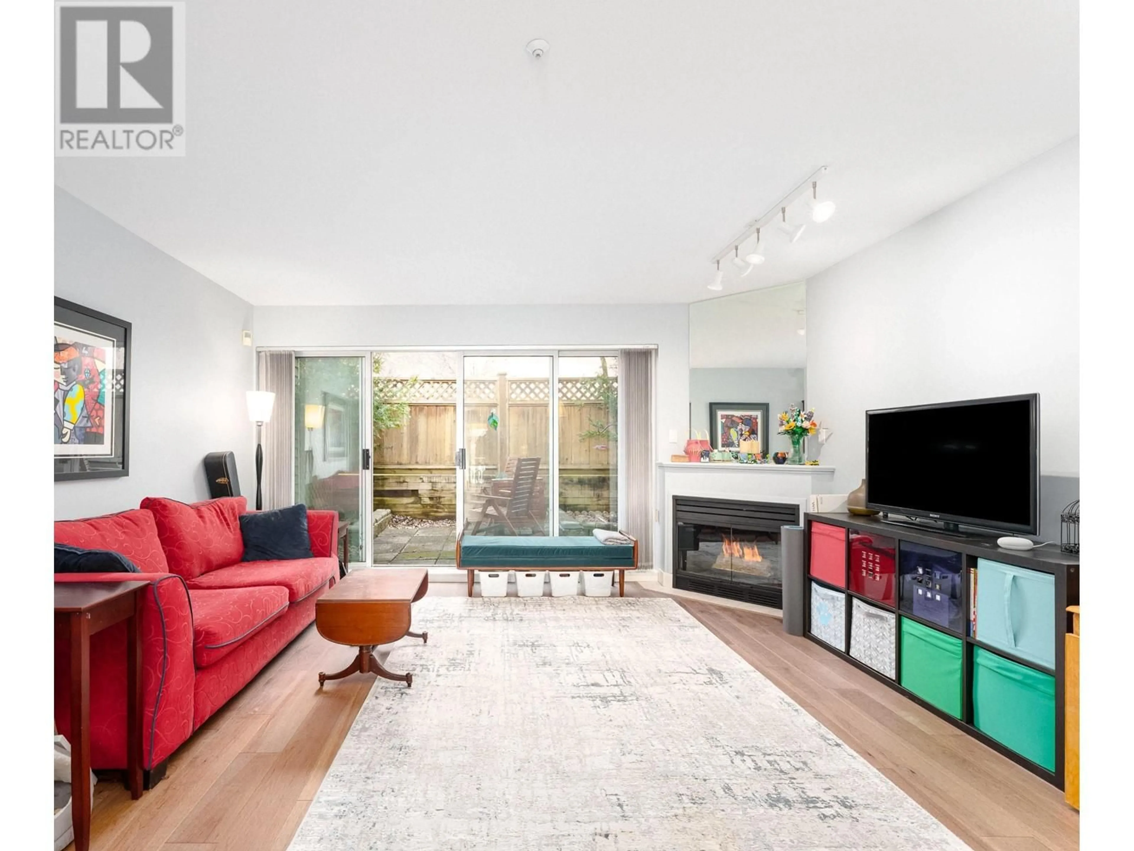 Living room with furniture, unknown for 3375 FIELDSTONE AVENUE, Vancouver British Columbia V5S4R9