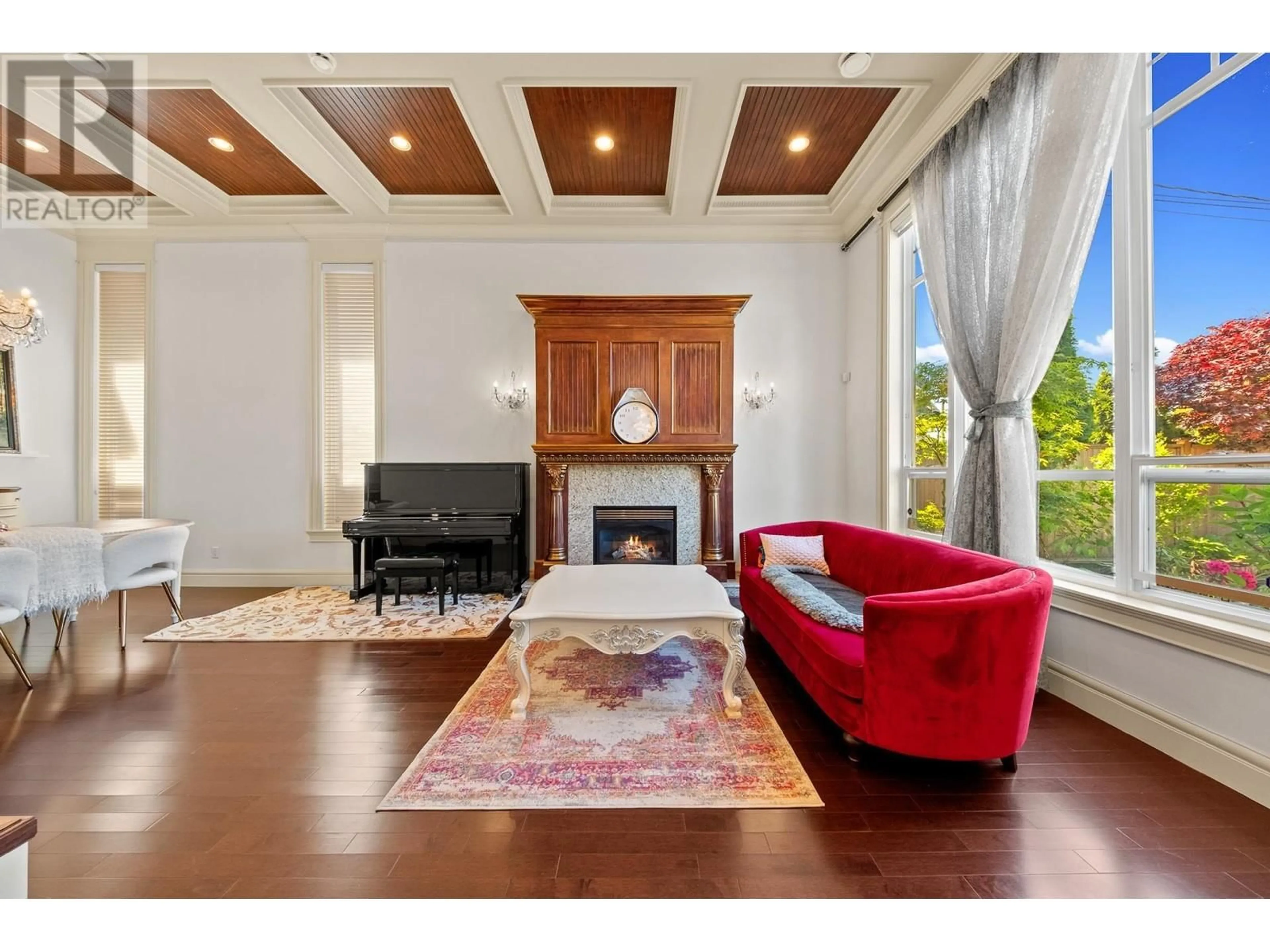 Living room with furniture, wood/laminate floor for 7428 MONTANA ROAD, Richmond British Columbia V7C2K8