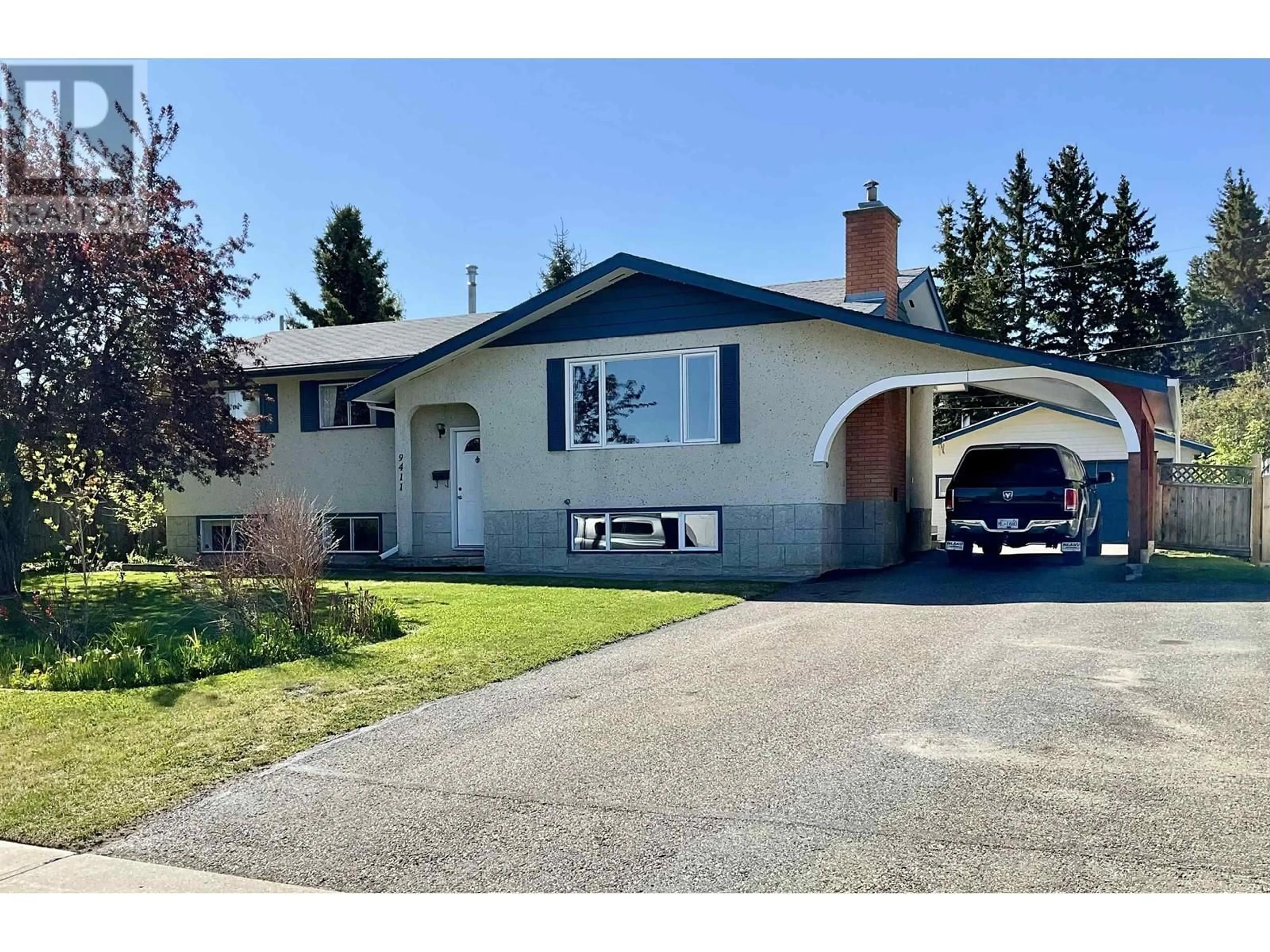 Home with vinyl exterior material, street for 9411 114 AVENUE, Fort St. John British Columbia V1J2X4
