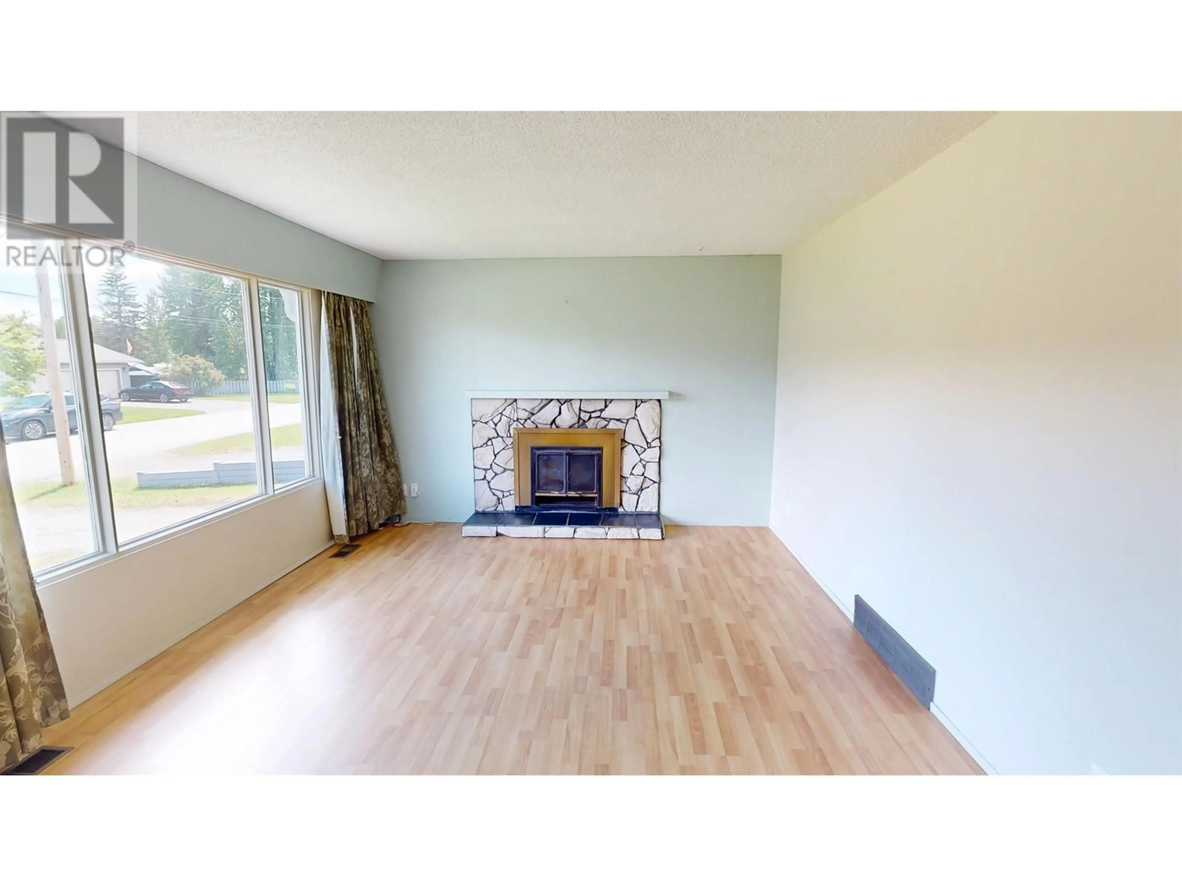 A pic of a room for 837 REYNARD STREET, Quesnel British Columbia V2J3M4