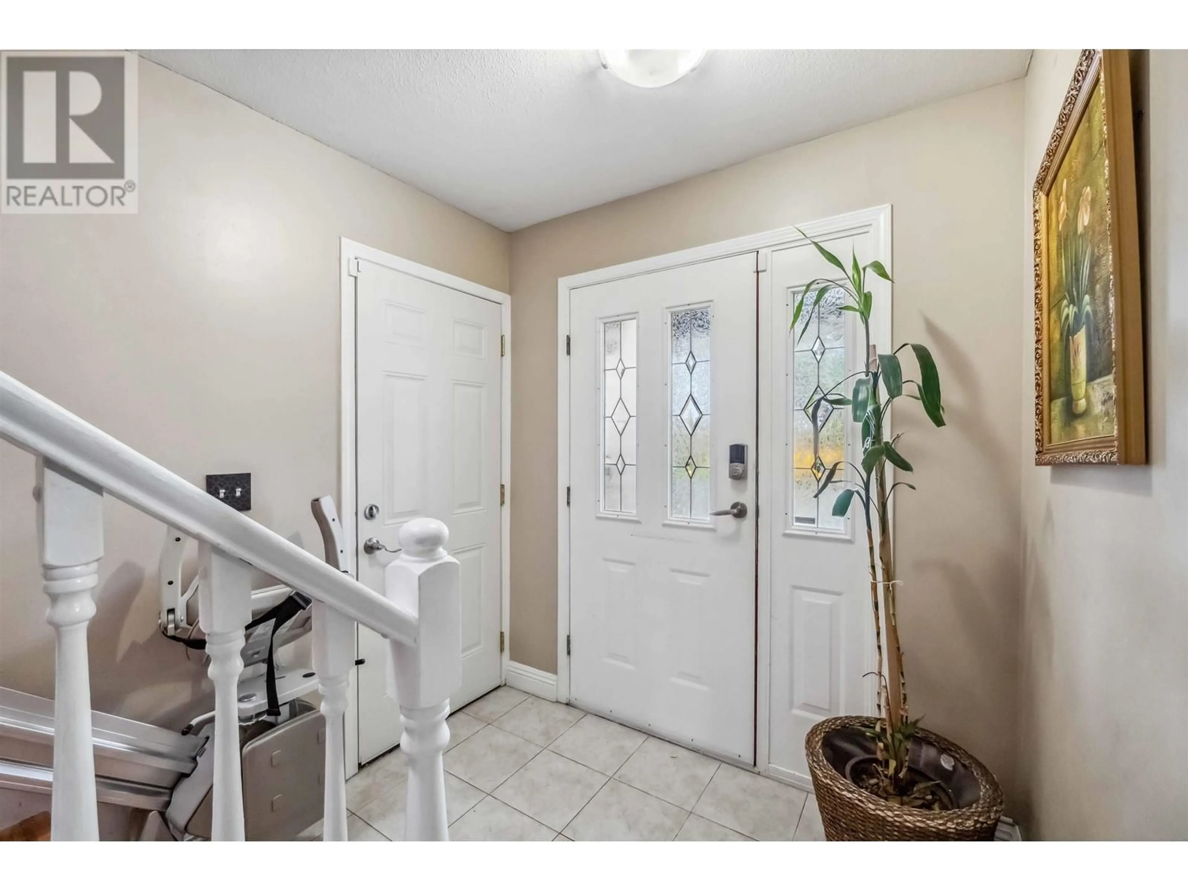 Indoor entryway for 12281 233A STREET, Maple Ridge British Columbia V2X0P7