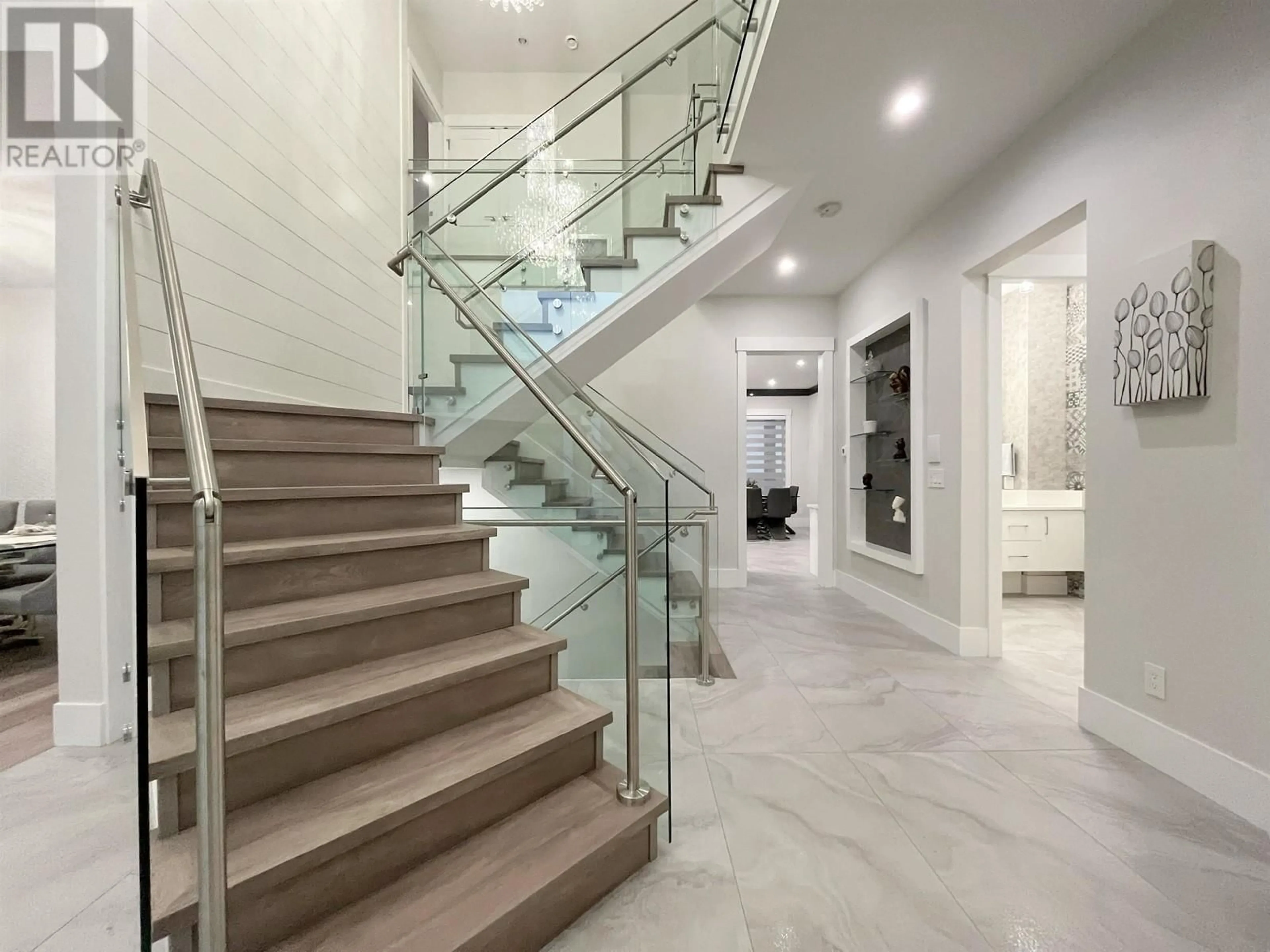 Stairs for 2243 KUGLER AVENUE, Coquitlam British Columbia V3K2S8