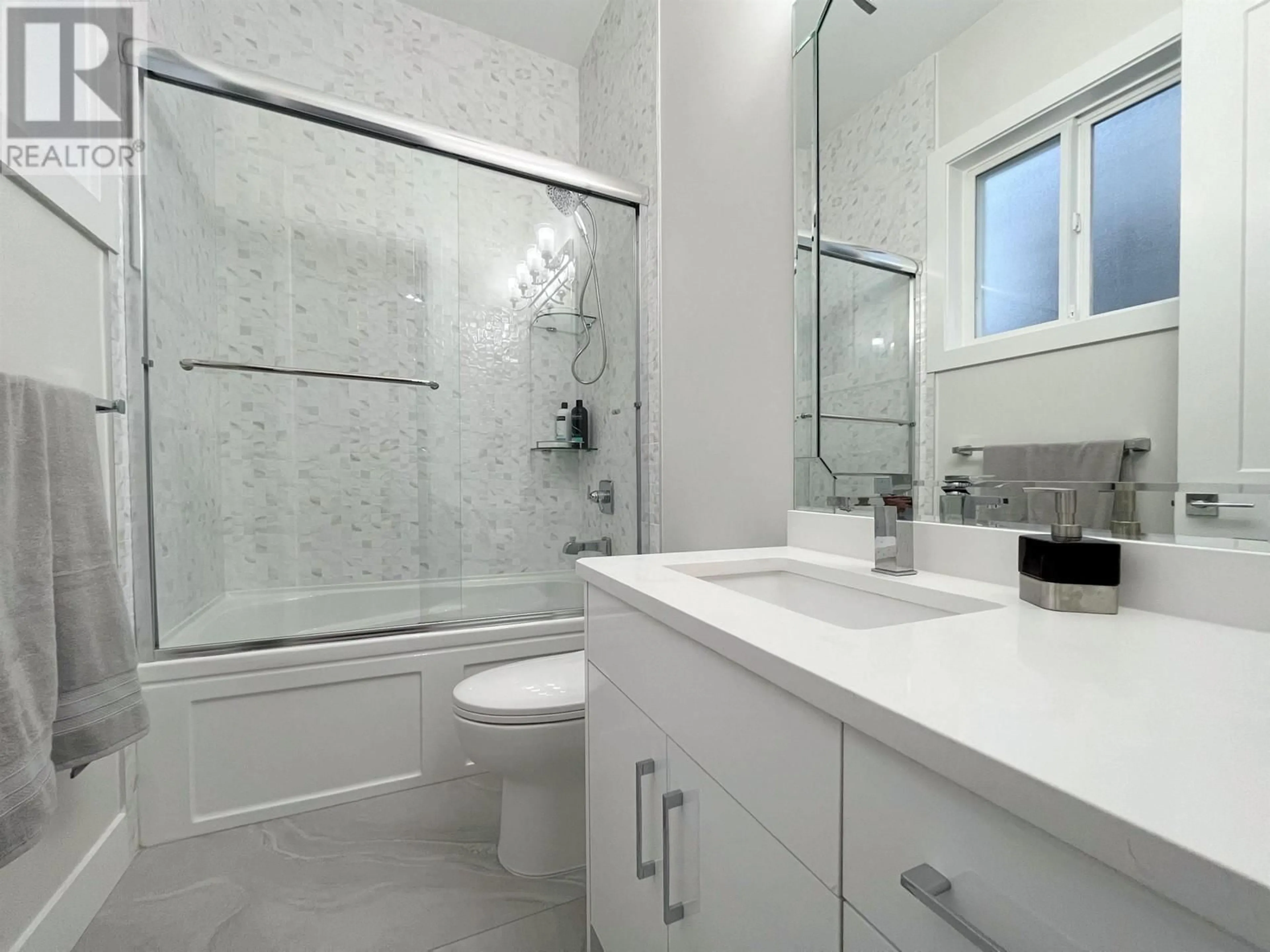 Contemporary bathroom, ceramic/tile floor for 2243 KUGLER AVENUE, Coquitlam British Columbia V3K2S8