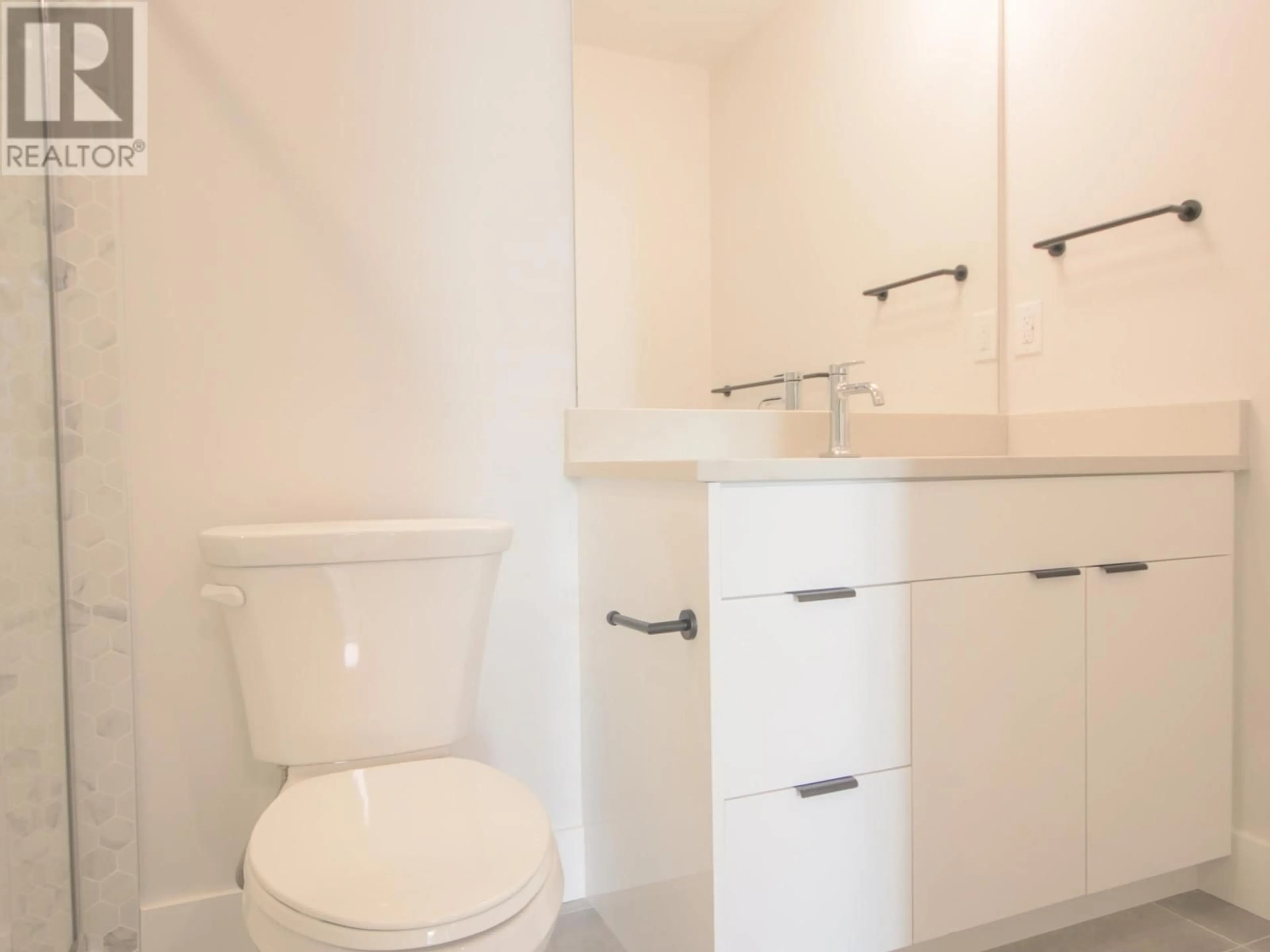 Standard bathroom, unknown for 501 - 11655 FRASER STREET, Maple Ridge British Columbia V2X6W9