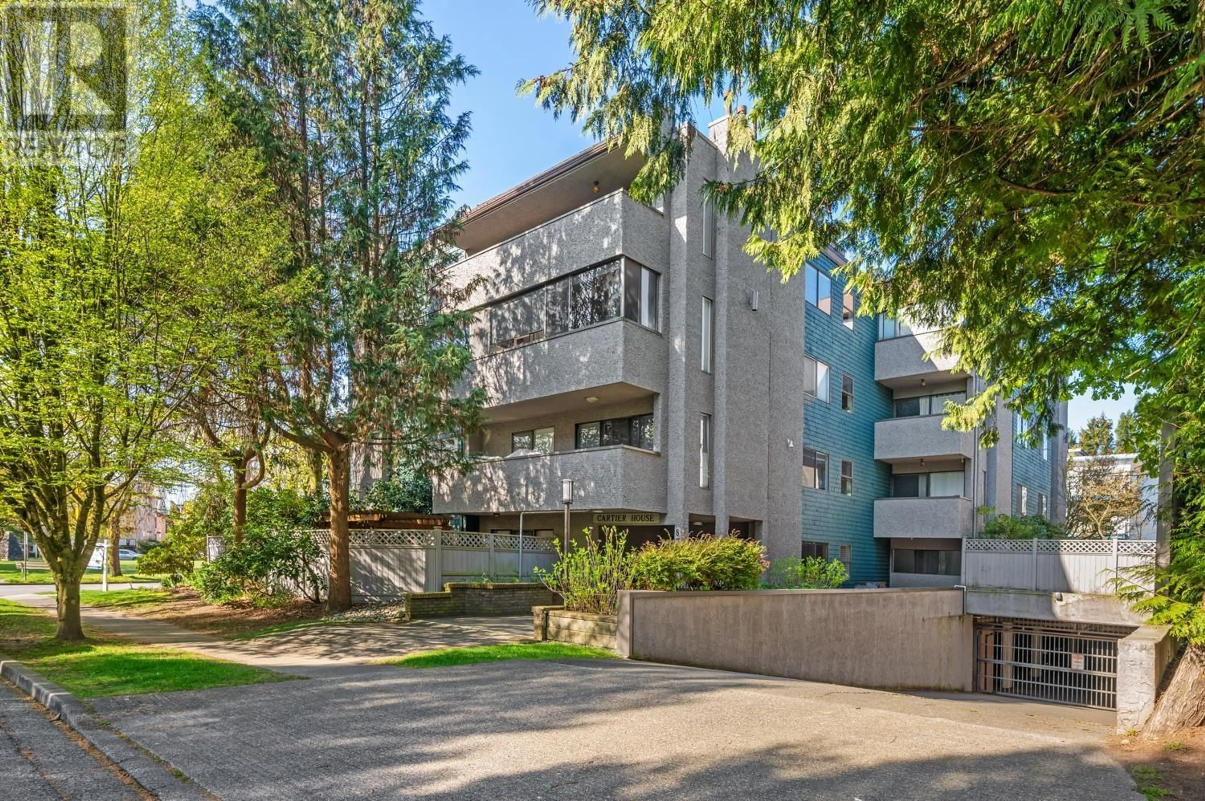 A pic from outside/outdoor area/front of a property/back of a property/a pic from drone, street for 203 - 8775 CARTIER STREET, Vancouver British Columbia V6P4V3