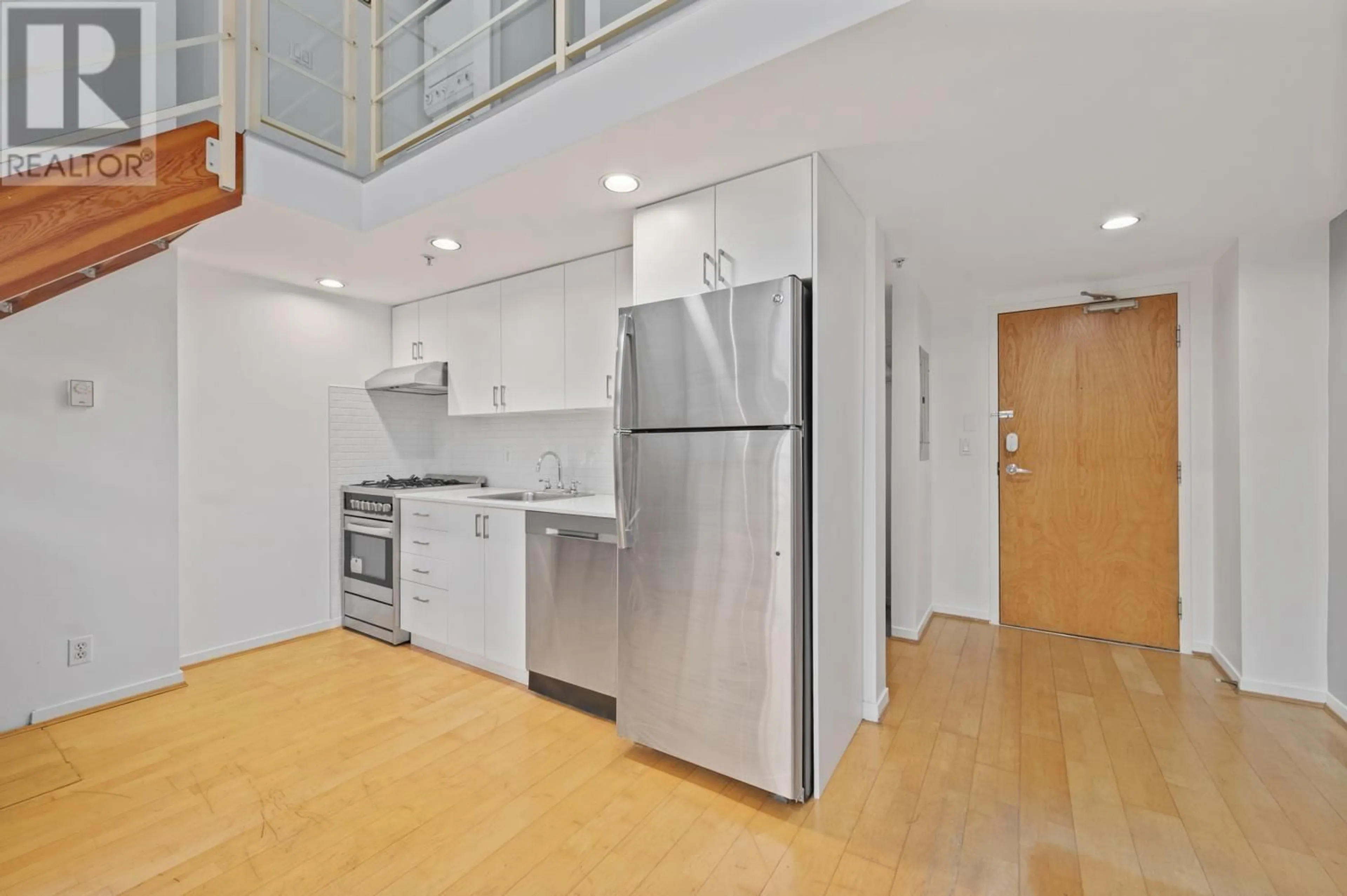 Standard kitchen, unknown for 202 - 933 SEYMOUR STREET, Vancouver British Columbia V6B6L6
