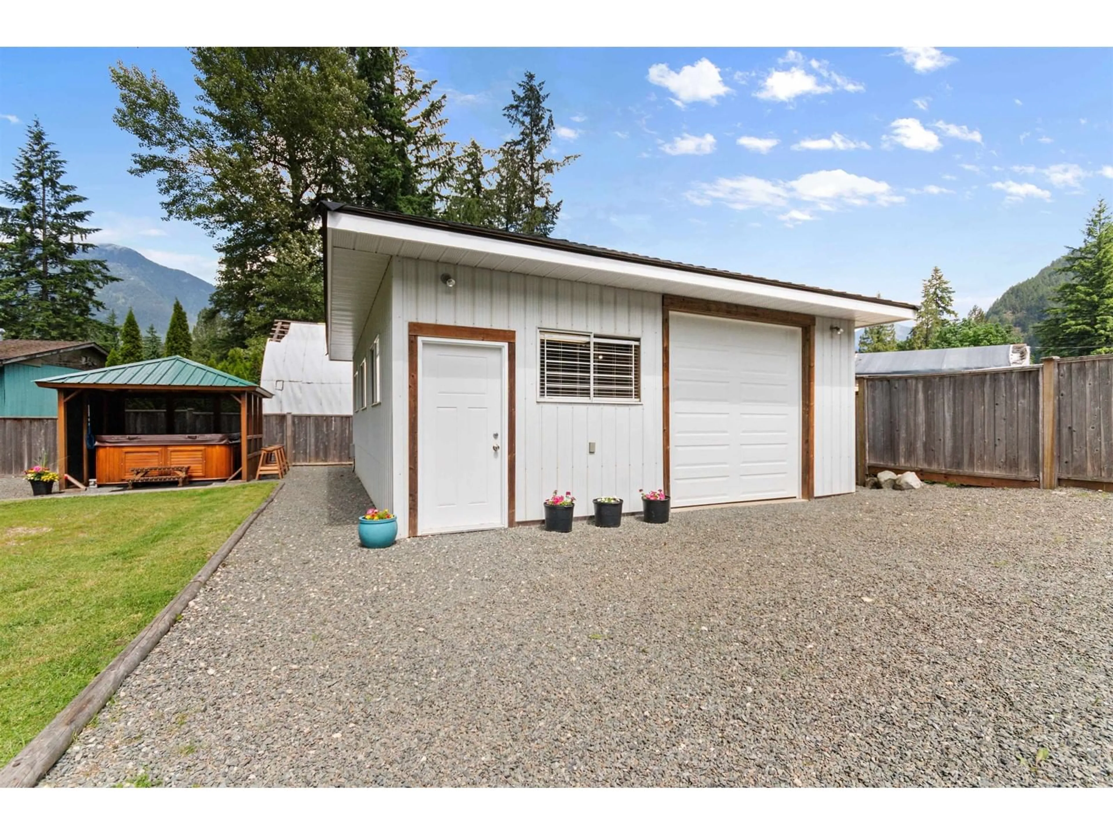 Indoor garage for 63685 OLD YALE ROAD, Hope British Columbia V0X1L2