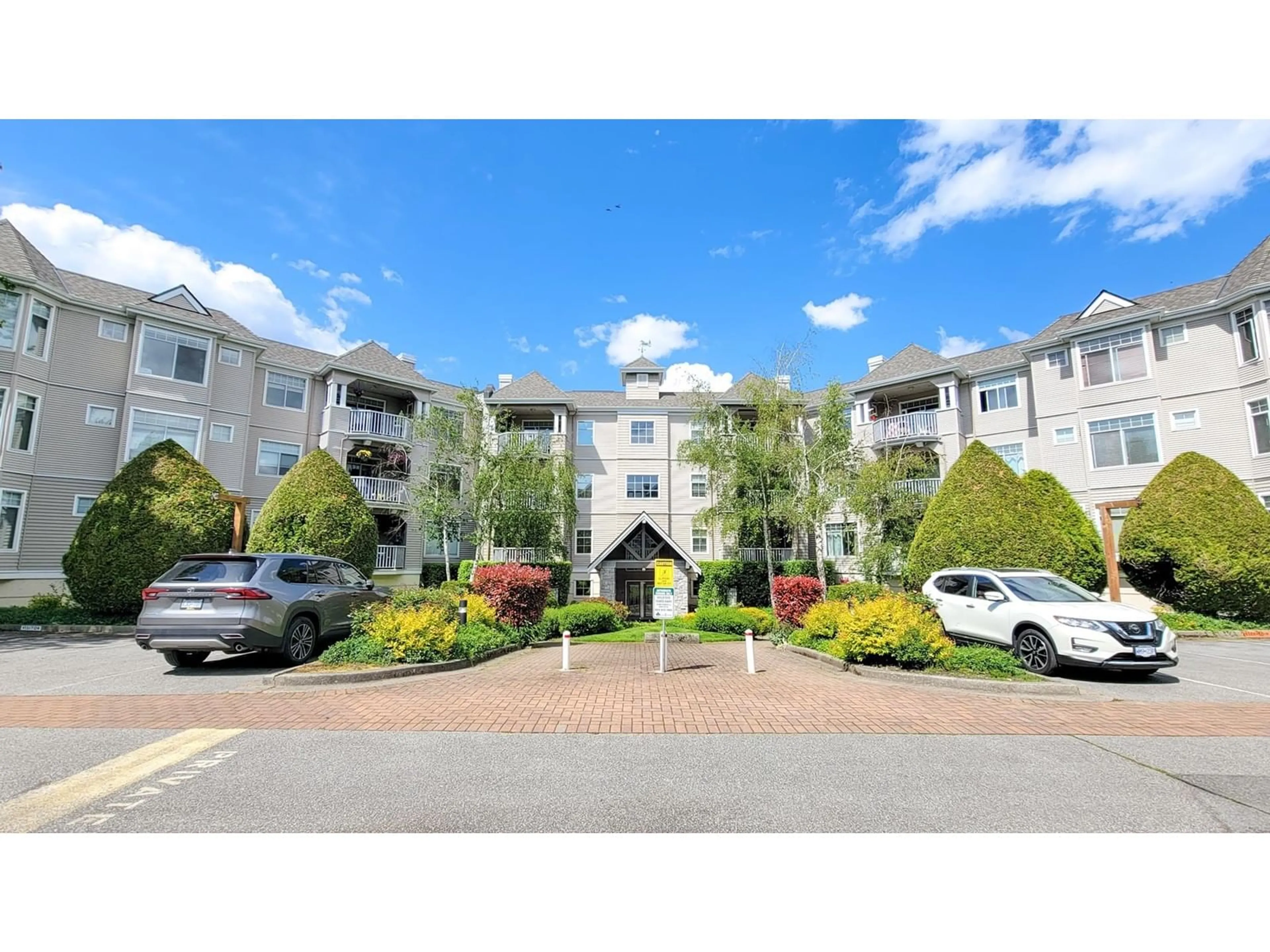 A pic from outside/outdoor area/front of a property/back of a property/a pic from drone, unknown for 111 - 20897 57, Langley British Columbia V3A8L5