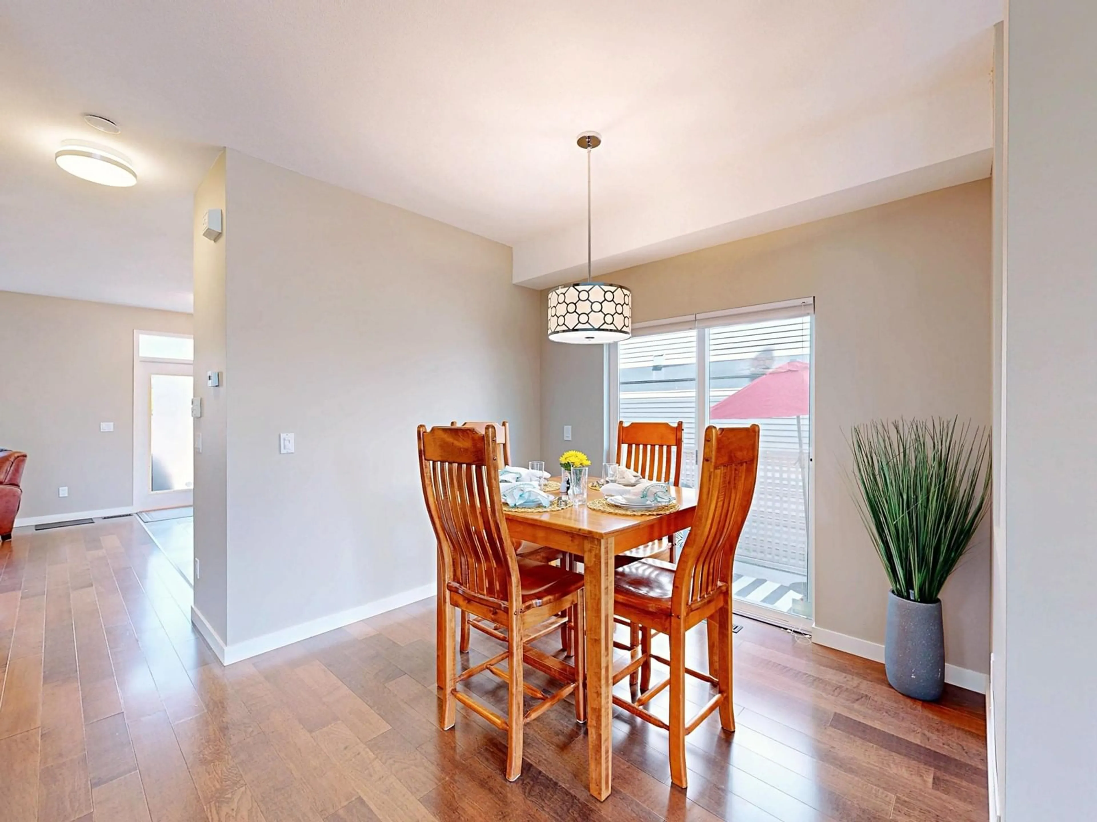 Dining room, wood/laminate floor for 14883 57A, Surrey British Columbia V3S8W6