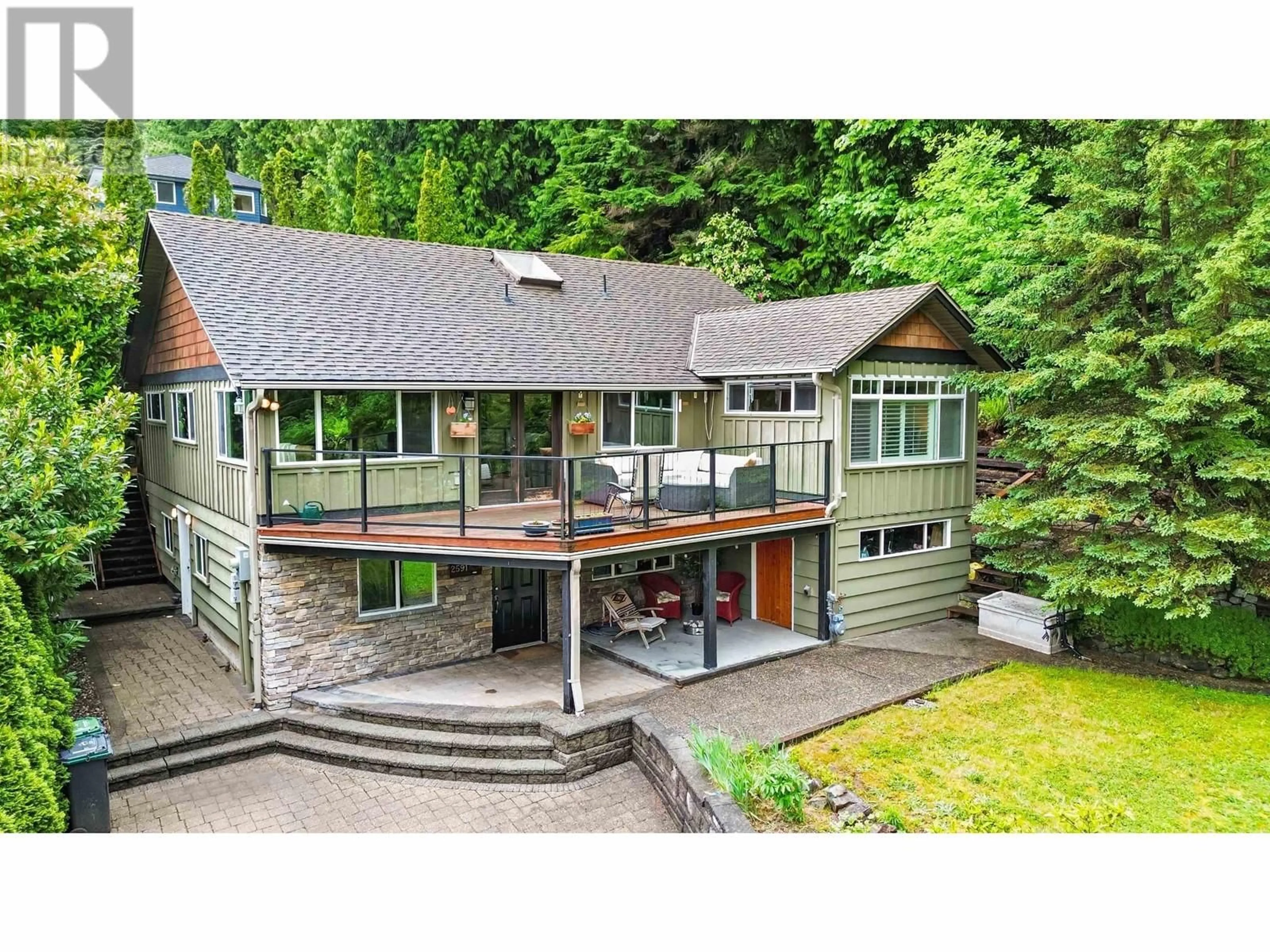 A pic from outside/outdoor area/front of a property/back of a property/a pic from drone, water/lake/river/ocean view for 2591 CALEDONIA AVENUE, North Vancouver British Columbia V7G1T8