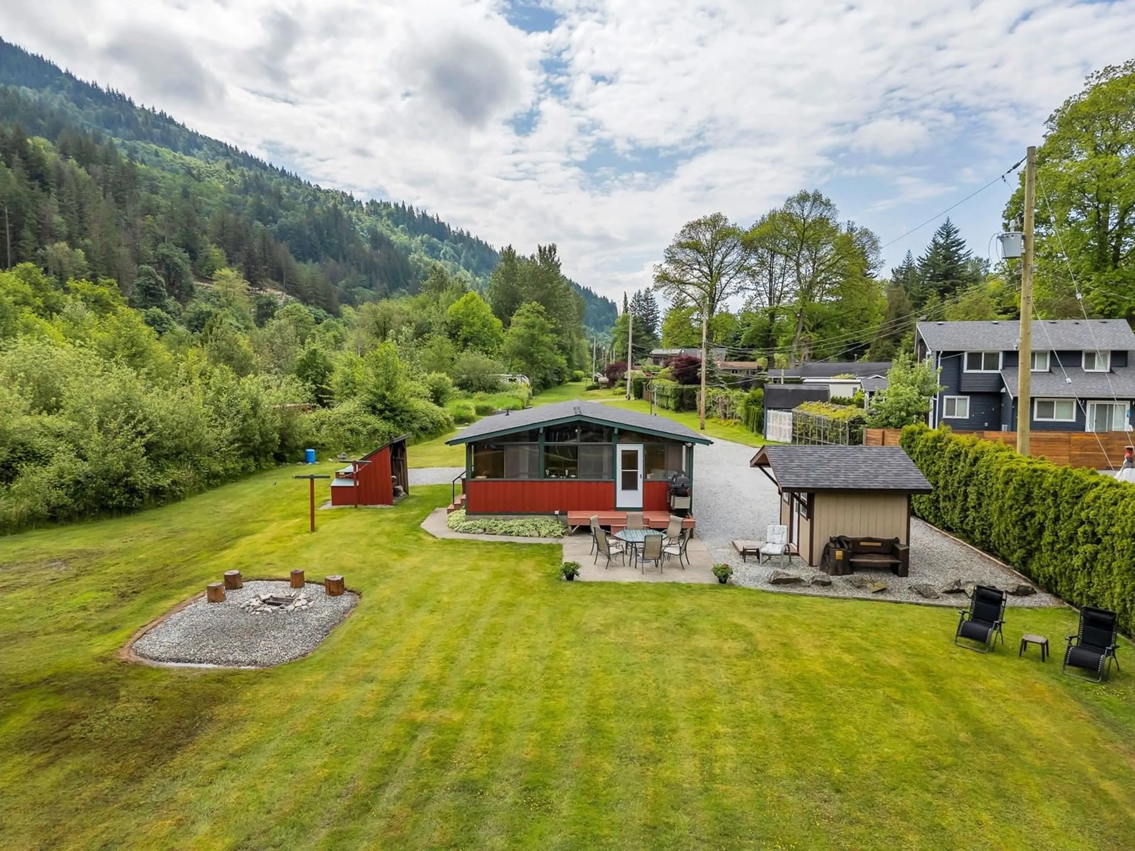 A pic from outside/outdoor area/front of a property/back of a property/a pic from drone, mountain view for 12174 HODGKIN, Mission British Columbia V0M1N0
