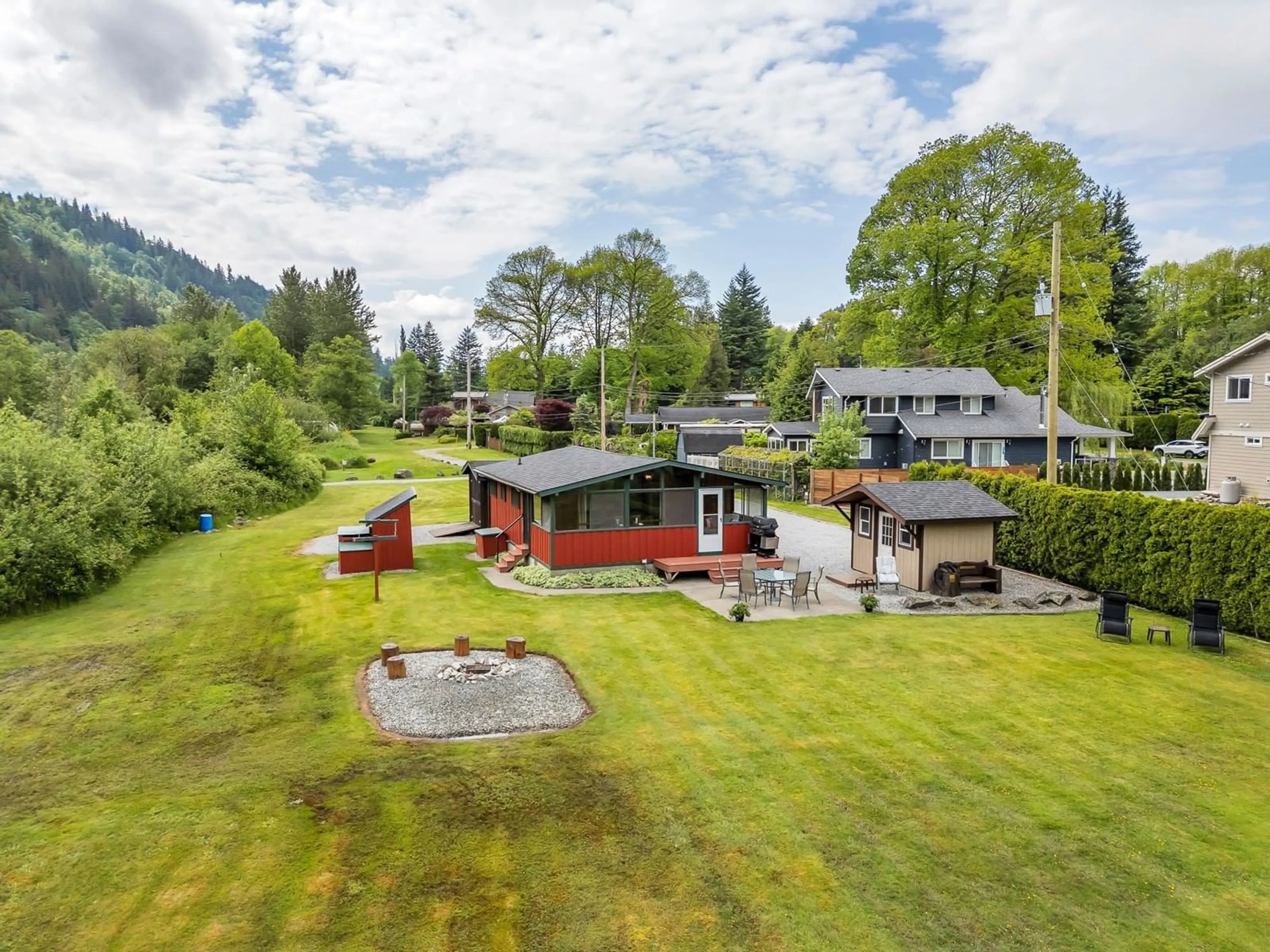 A pic from outside/outdoor area/front of a property/back of a property/a pic from drone, unknown for 12174 HODGKIN, Mission British Columbia V0M1N0