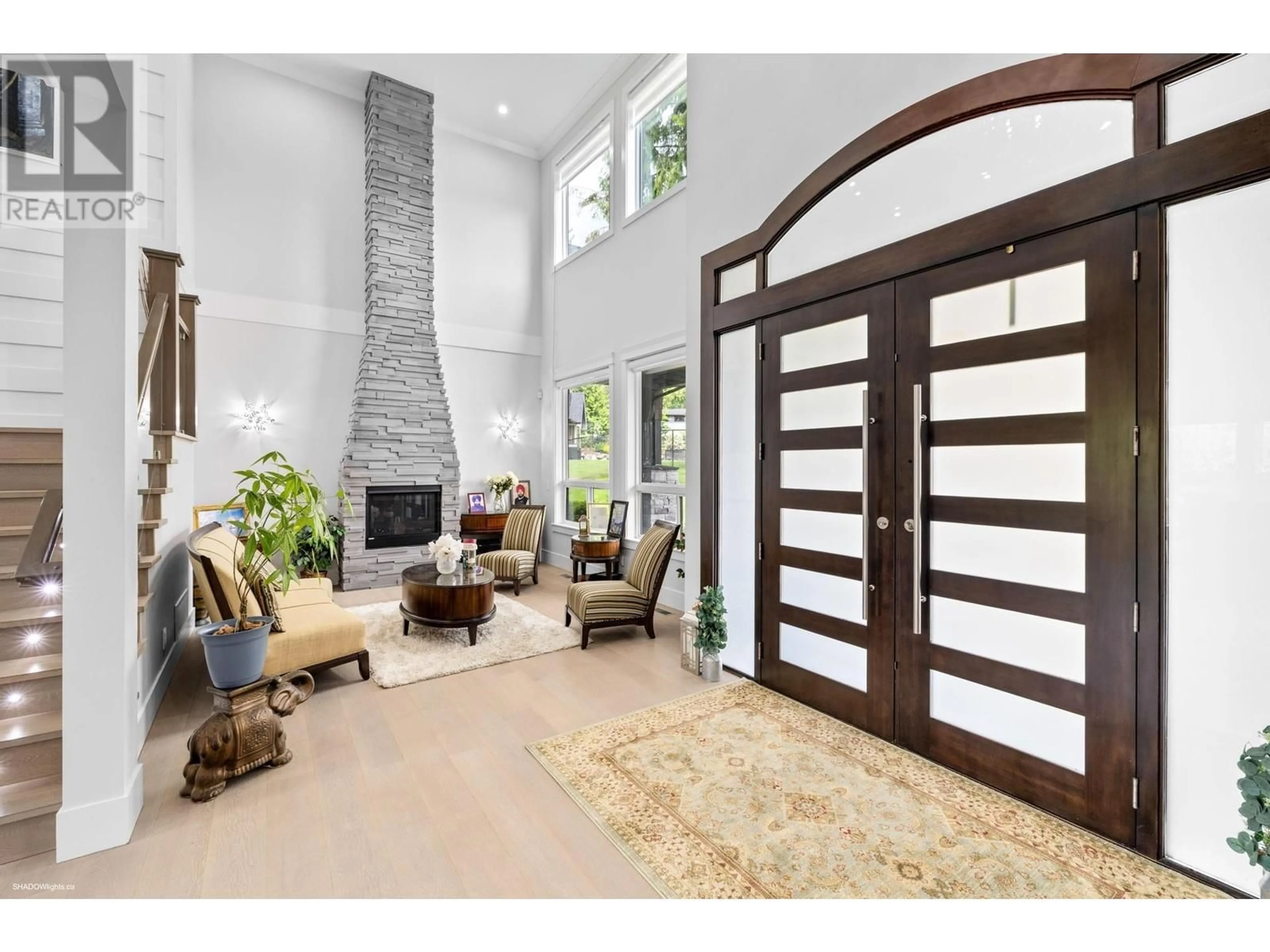 Indoor entryway for 12010 265A STREET, Maple Ridge British Columbia V2W1P1