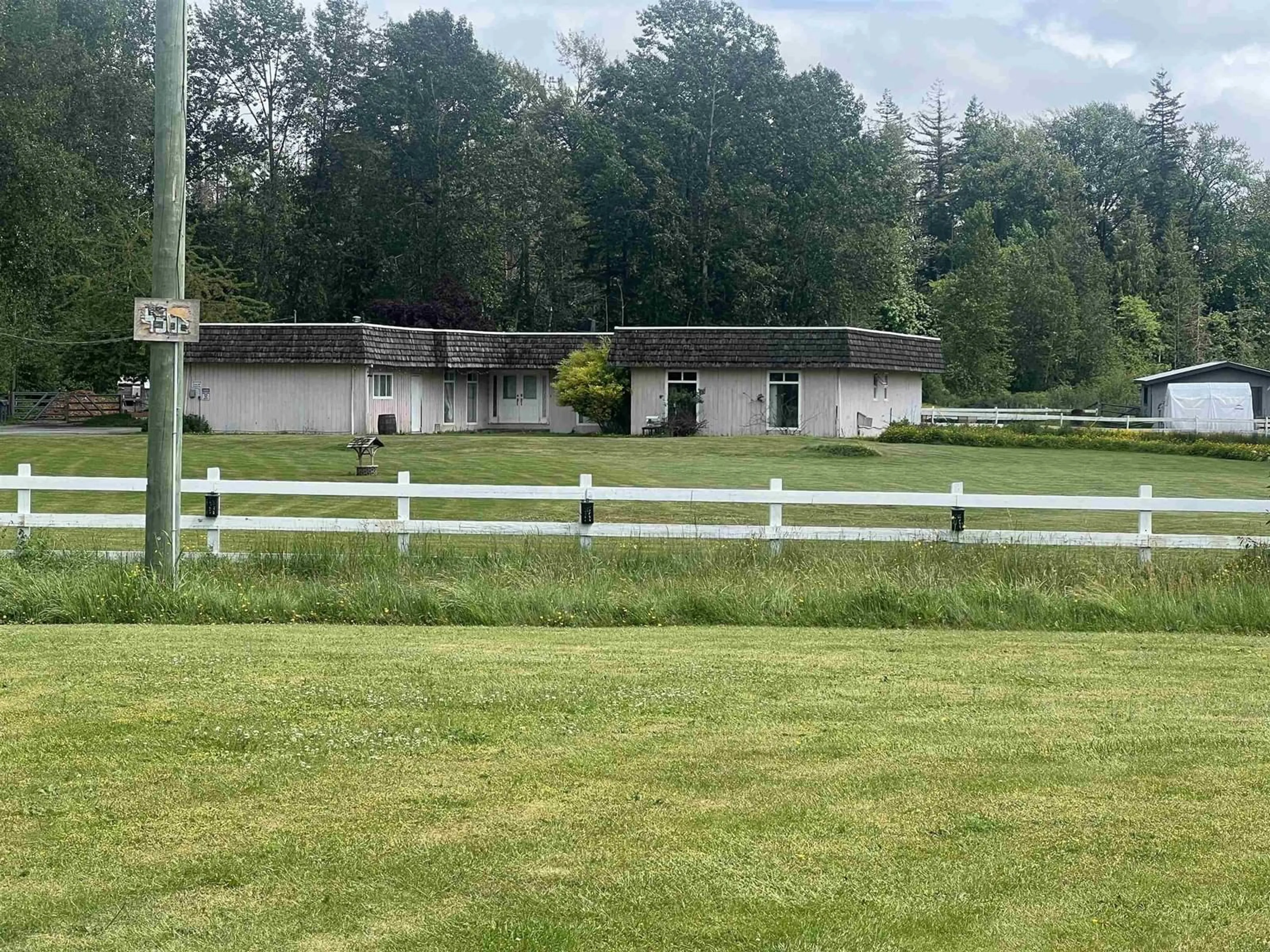 A pic from outside/outdoor area/front of a property/back of a property/a pic from drone, mountain view for 4386 224 STREET, Langley British Columbia V2Z2V5