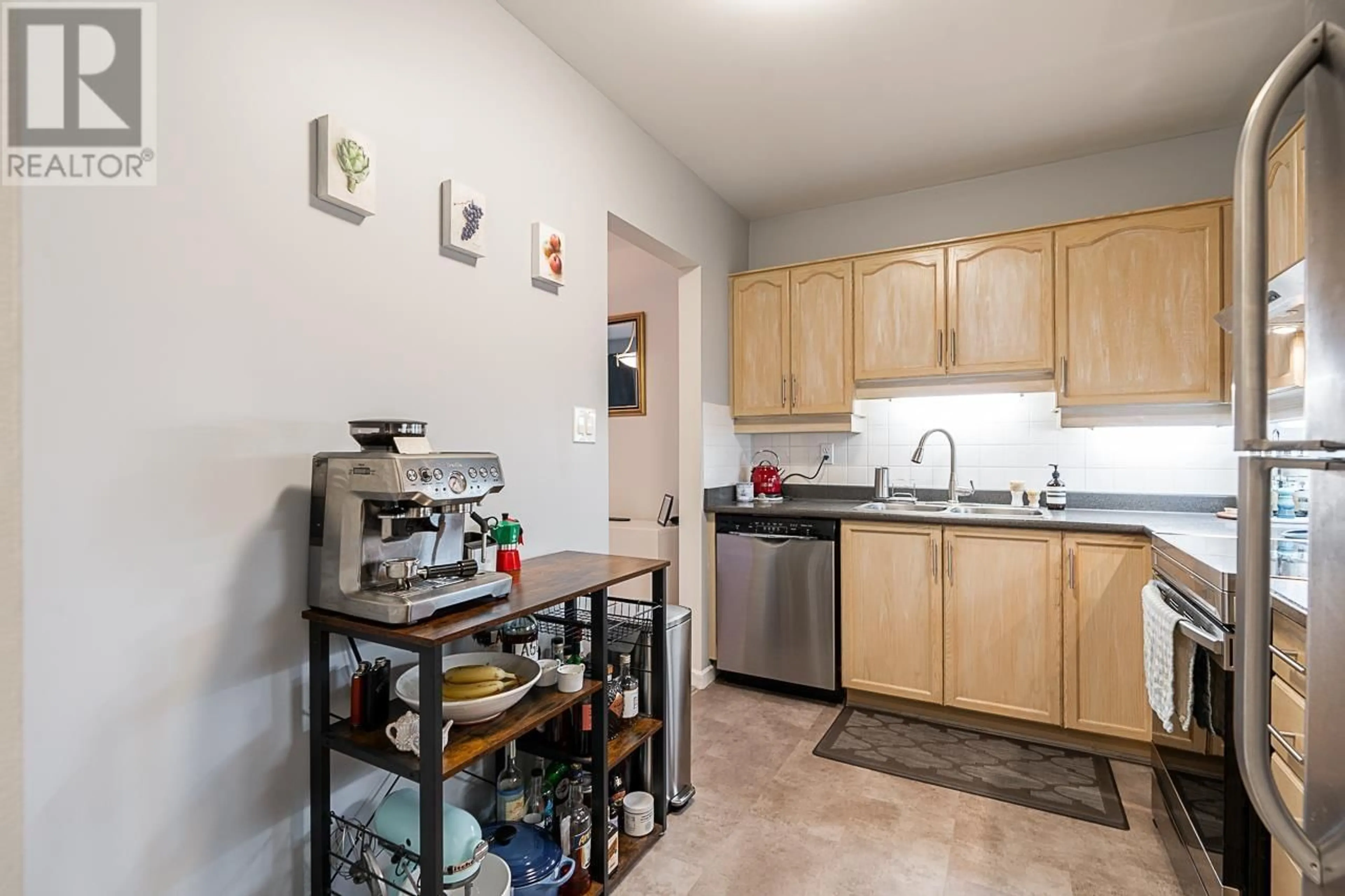 Standard kitchen, unknown for 206 - 6742 STATION HILL COURT, Burnaby British Columbia V3N4V2