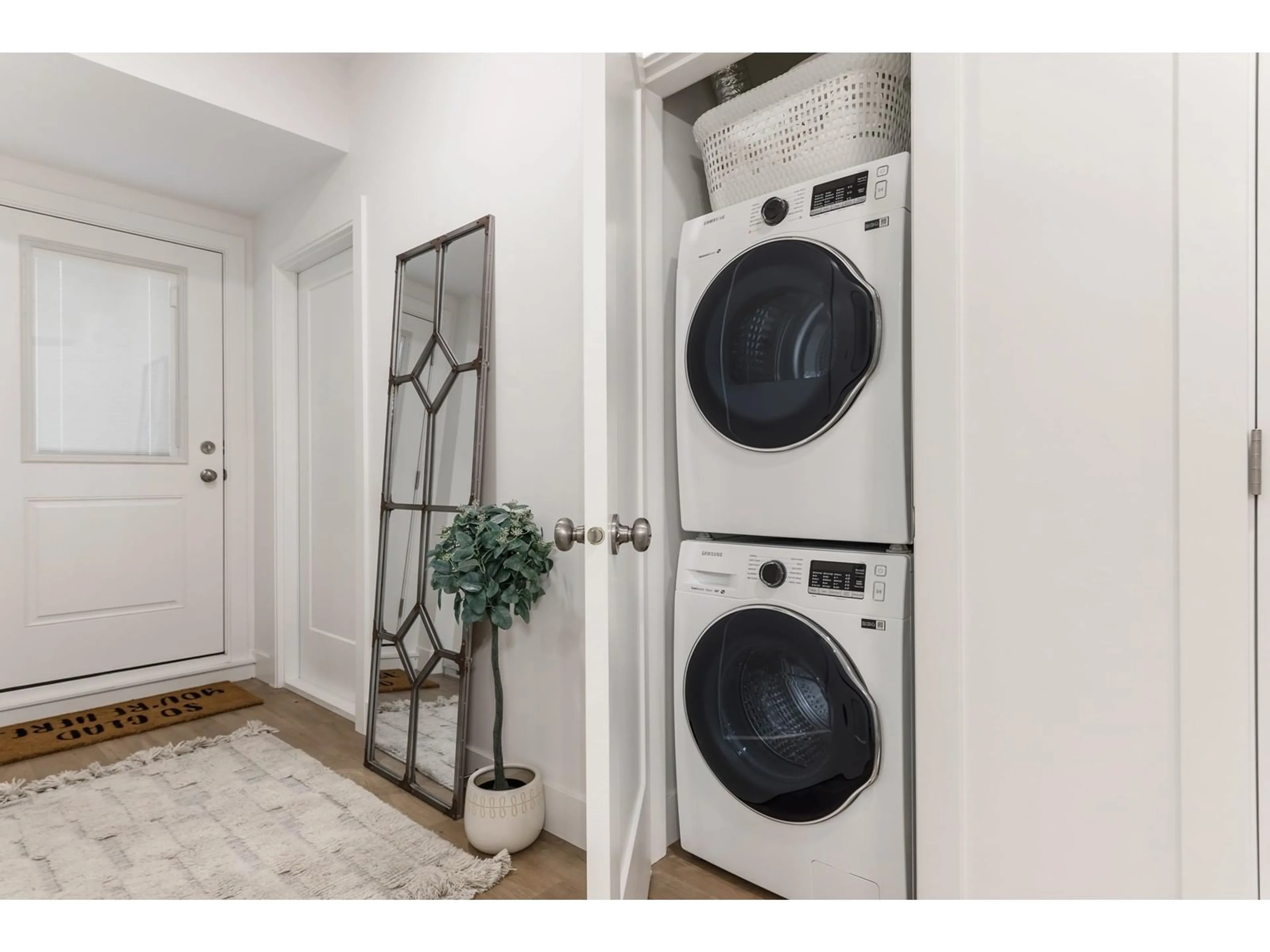 Laundry room for 44660 WILLOWSTREAM ROAD, Chilliwack British Columbia V2R6J4