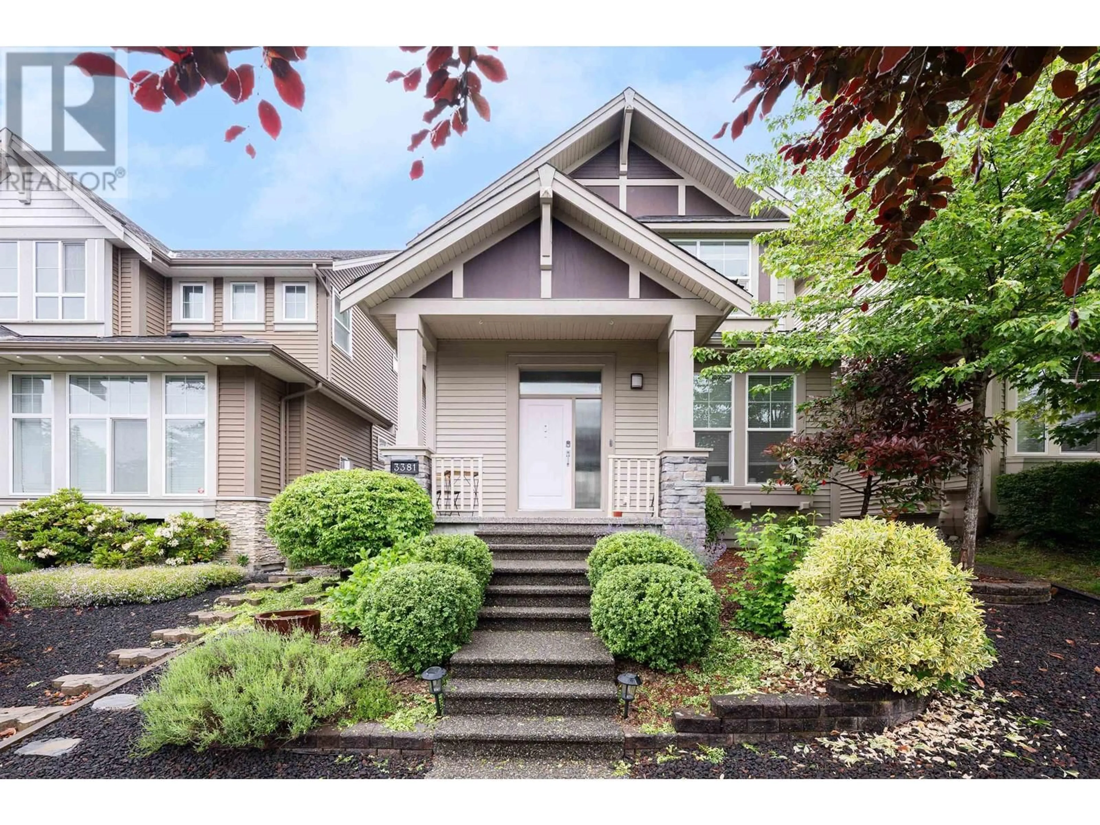 Home with vinyl exterior material, street for 3381 WATKINS AVENUE, Coquitlam British Columbia V3E0B3