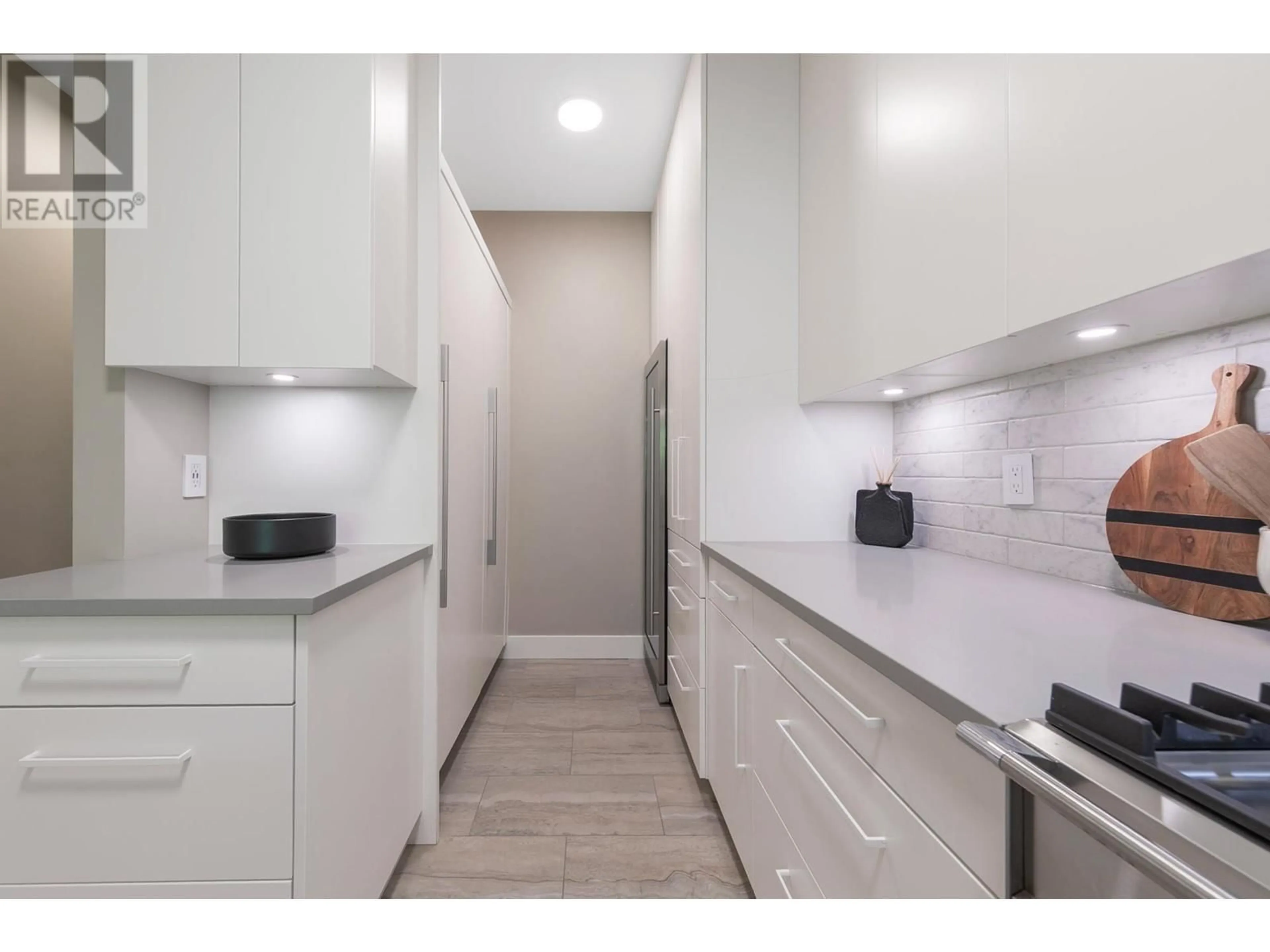 Standard kitchen, unknown for 225 - 2083 33RD AVENUE, Vancouver British Columbia V6M4M6