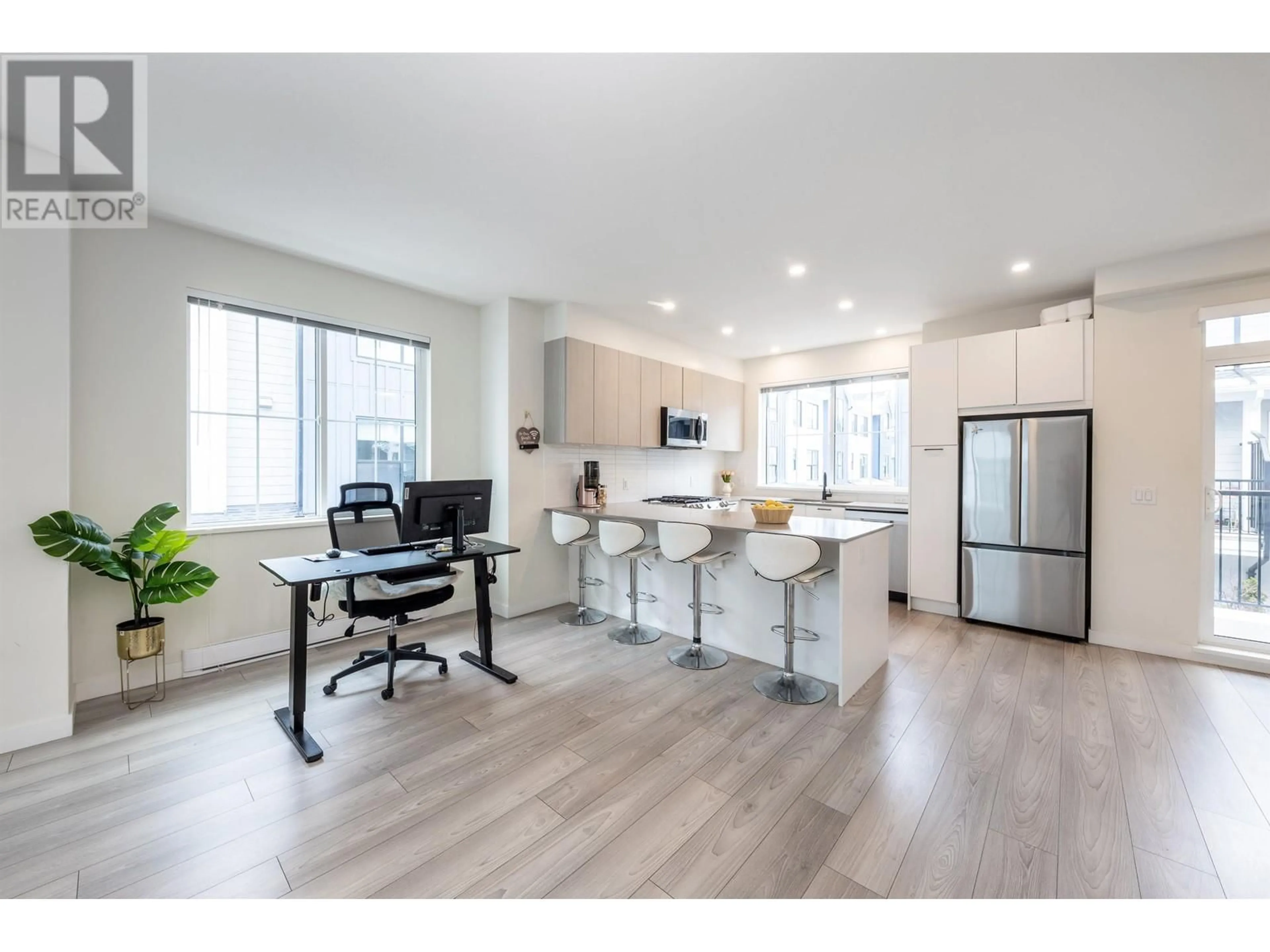 Open concept kitchen, unknown for 123 - 488 FURNESS STREET, New Westminster British Columbia V3M0M1