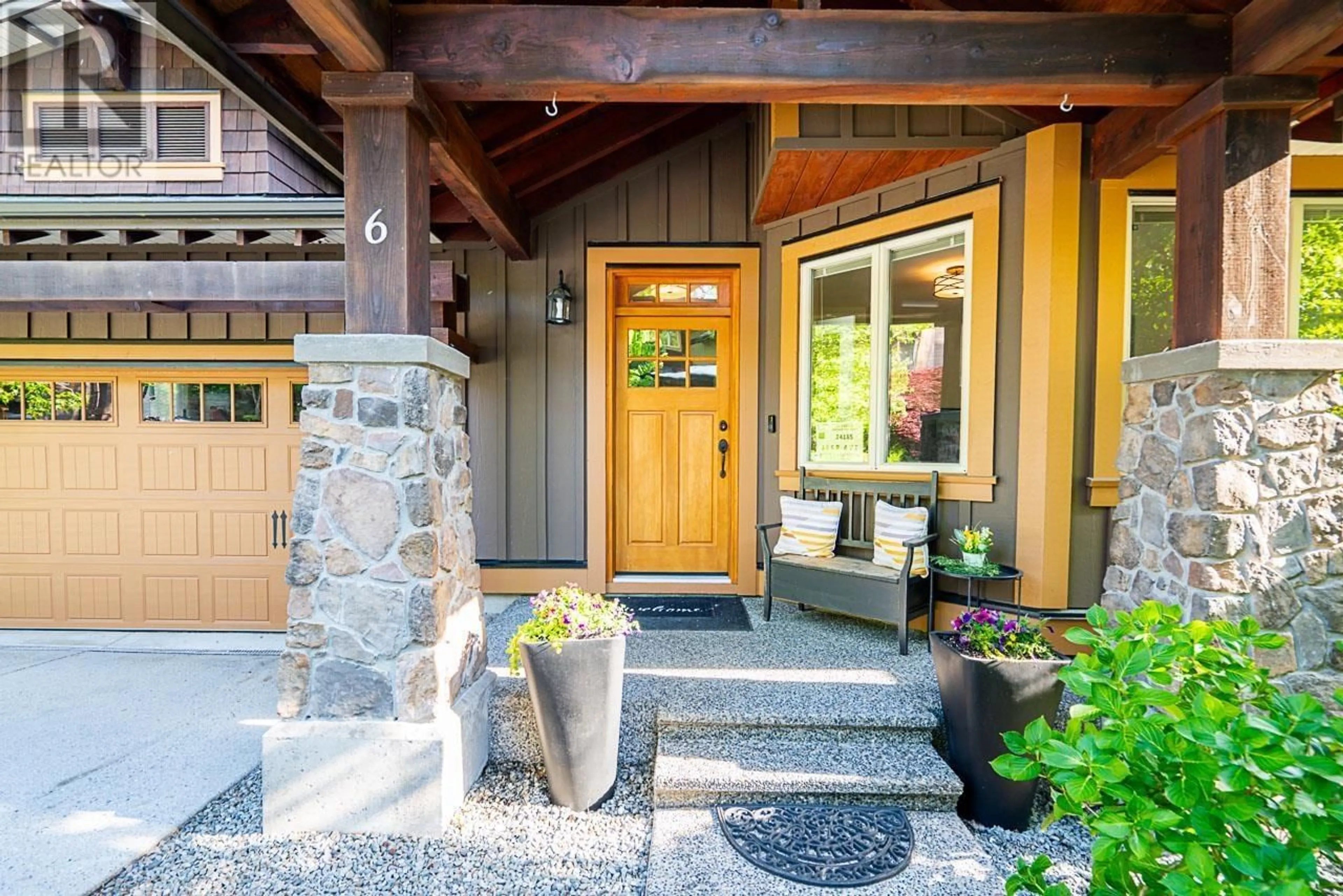 Indoor entryway for 6 - 24185 106B AVENUE, Maple Ridge British Columbia V2W0C4