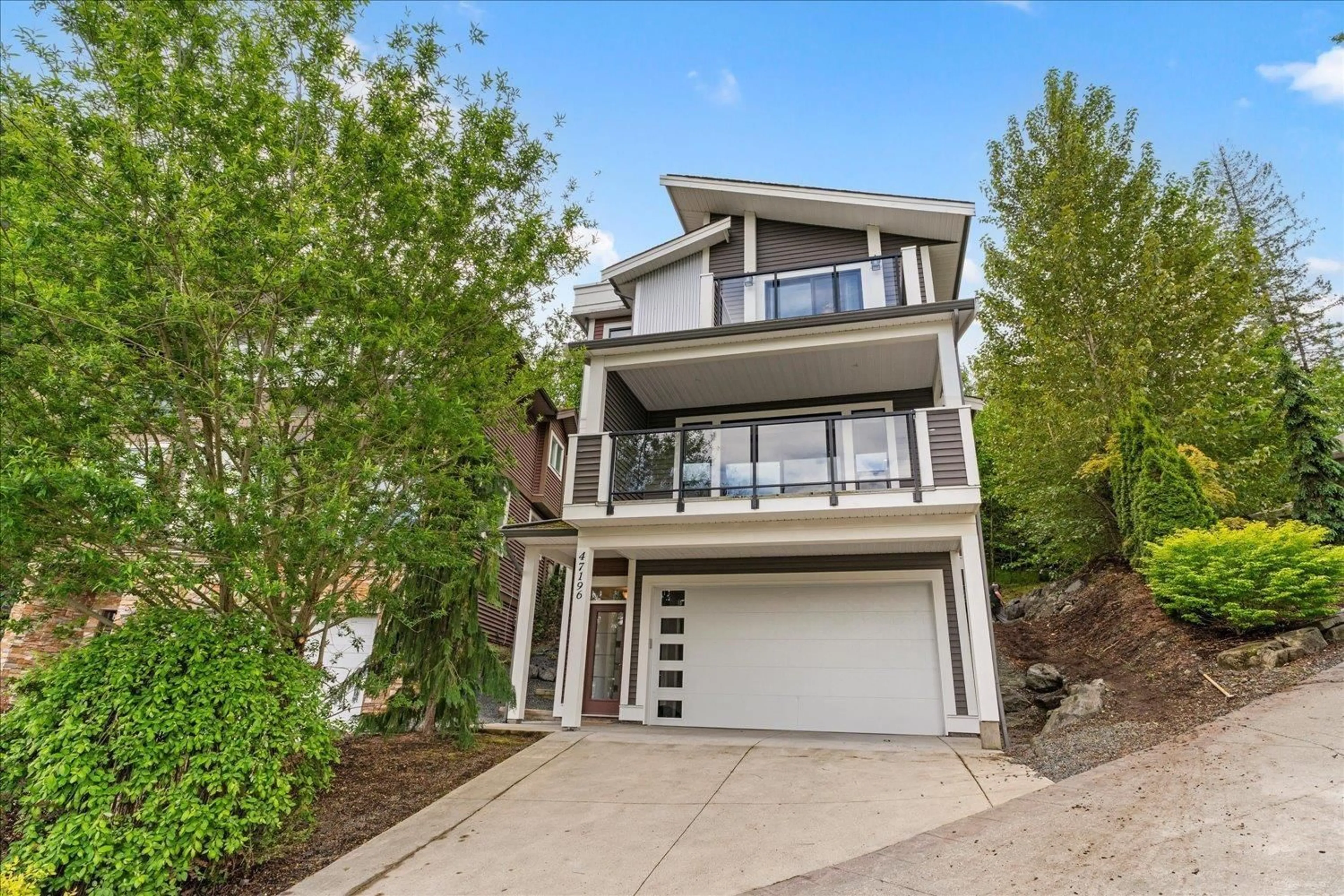 Home with vinyl exterior material, unknown for 47196 SKYLINE DRIVE, Chilliwack British Columbia V2R0R4