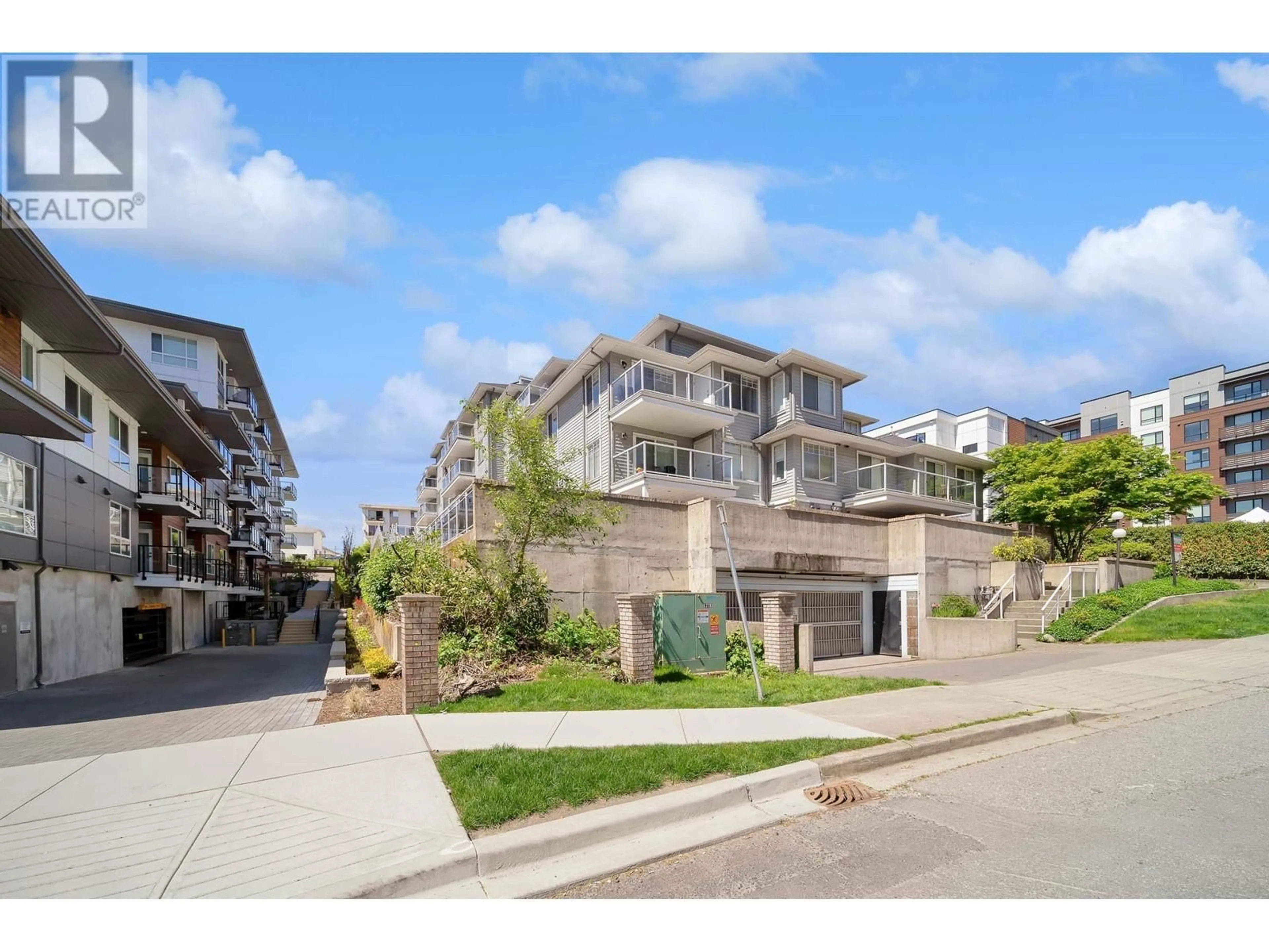Unknown for 204 - 11671 FRASER STREET, Maple Ridge British Columbia V2X6C4