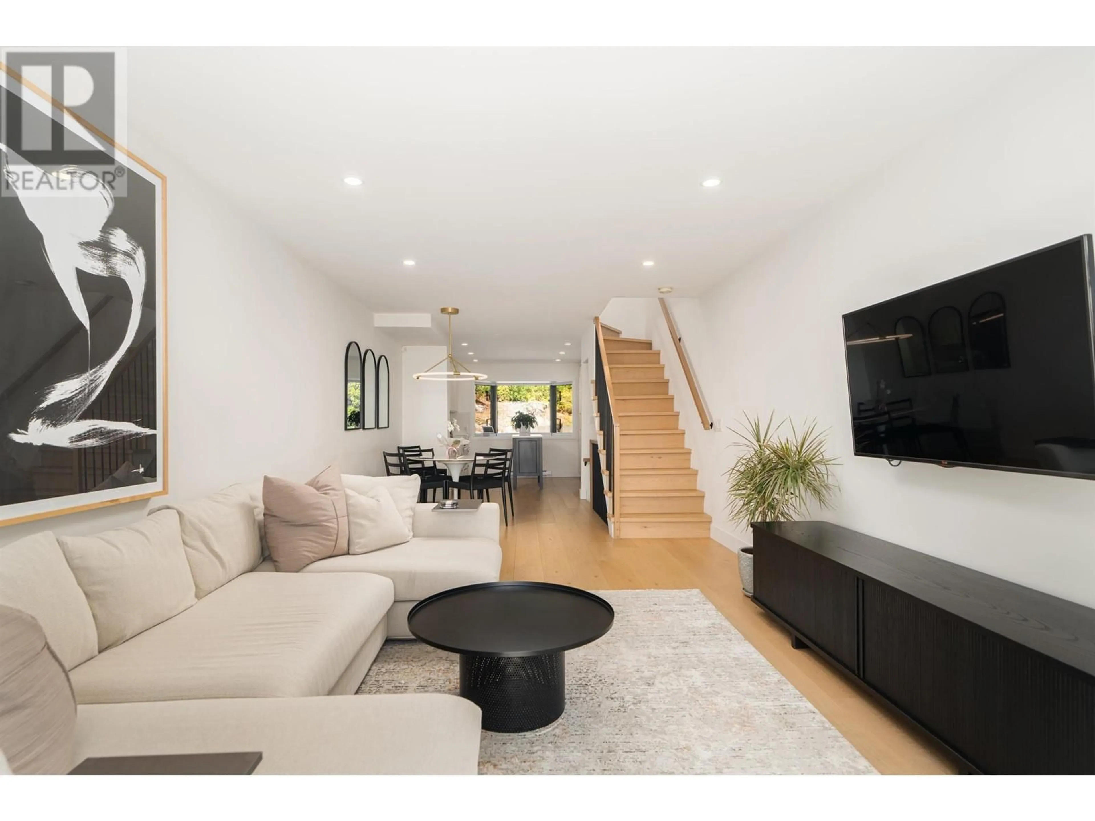 Living room with furniture, unknown for 438 CROSSCREEK ROAD, Lions Bay British Columbia V0N2E0