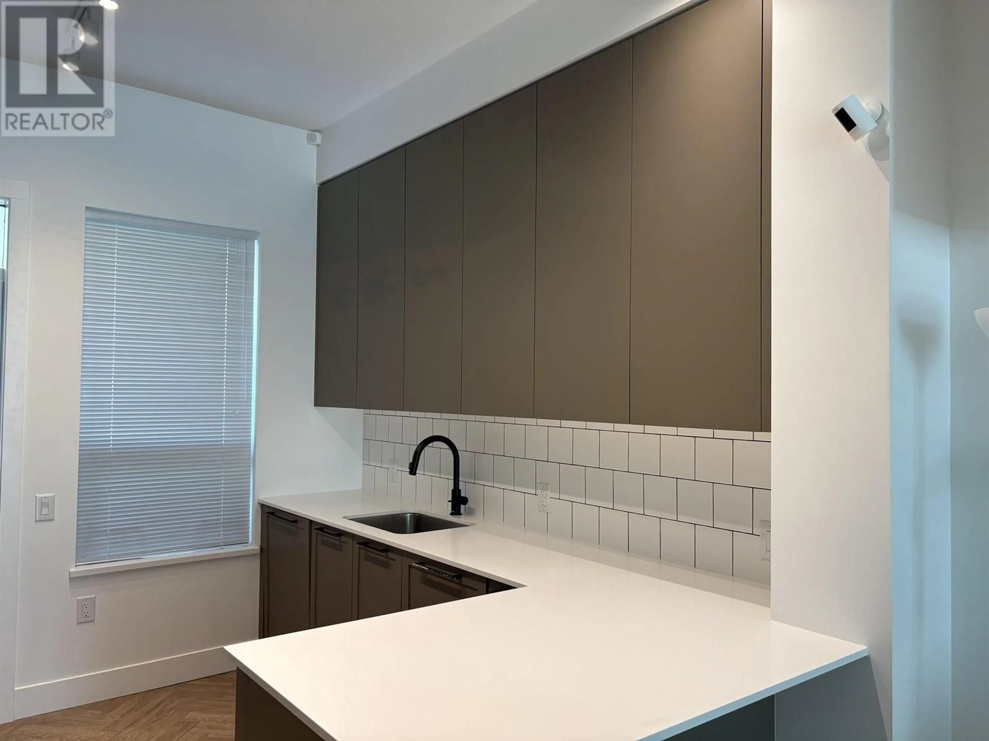 Standard kitchen, unknown for 4 - 9739 UNIVERSITY CRESCENT, Burnaby British Columbia V5A0E8