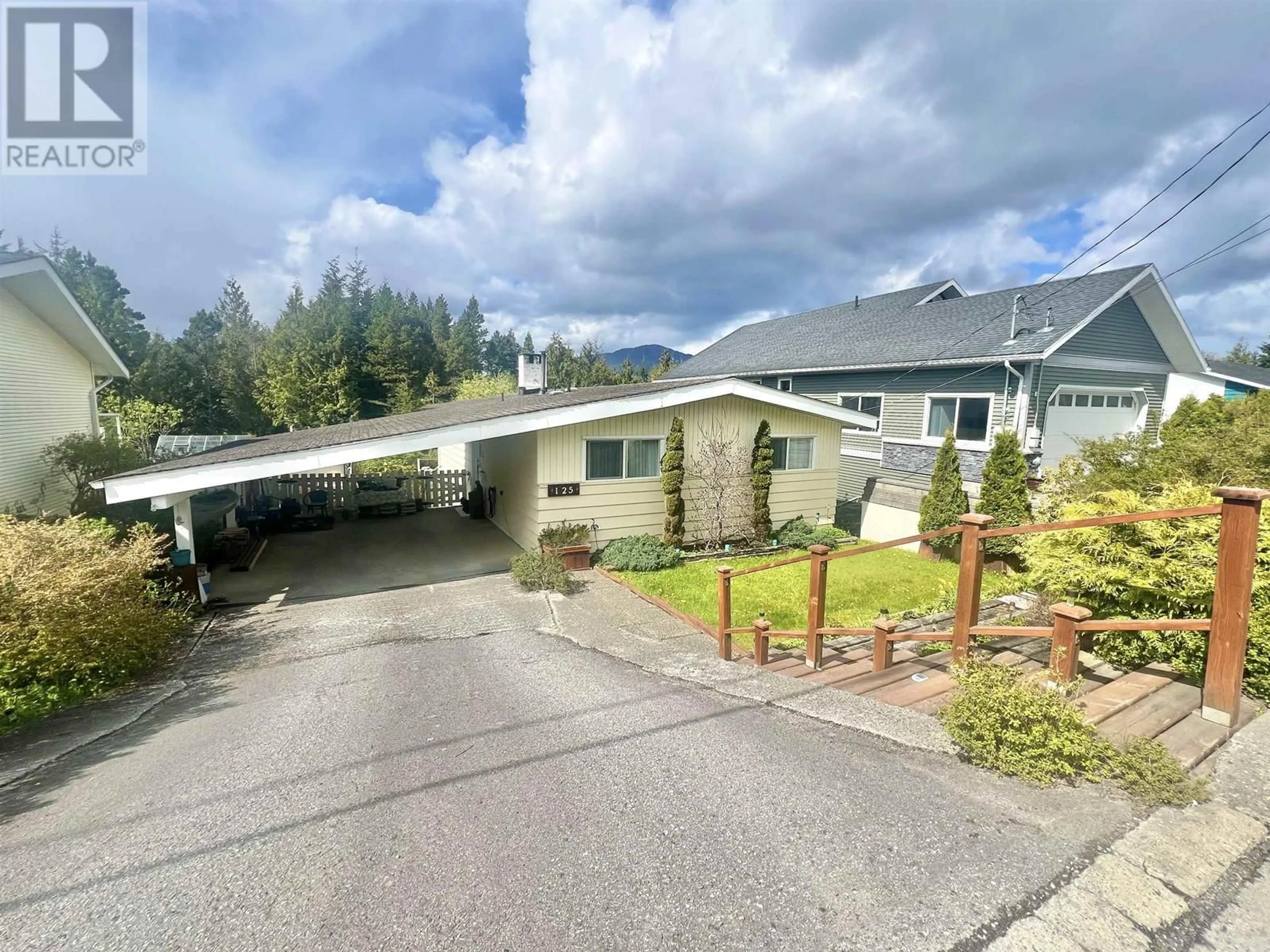 A pic from outside/outdoor area/front of a property/back of a property/a pic from drone, unknown for 125 CRESTVIEW DRIVE, Prince Rupert British Columbia V8J2Z4