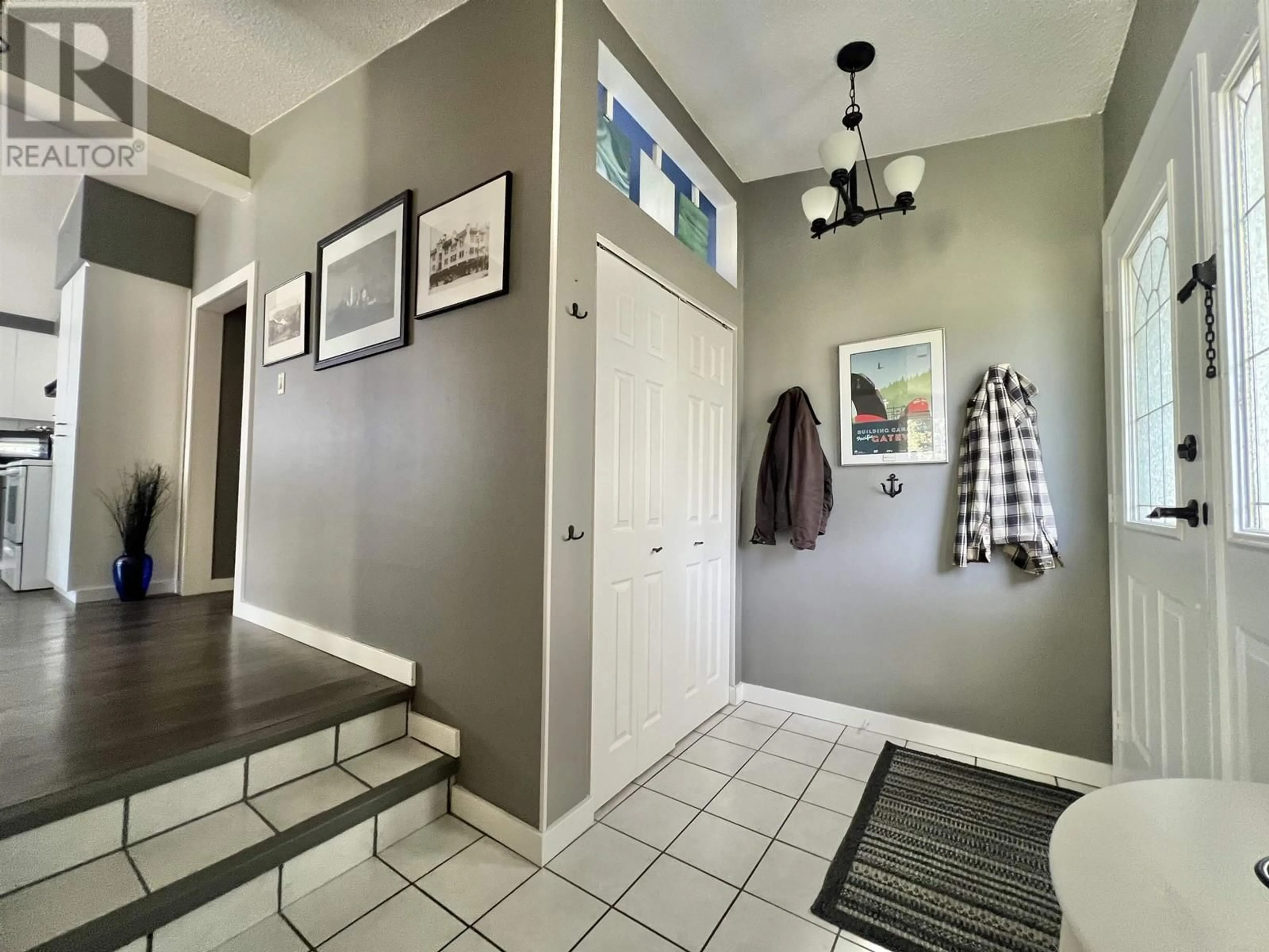 Indoor entryway for 125 CRESTVIEW DRIVE, Prince Rupert British Columbia V8J2Z4
