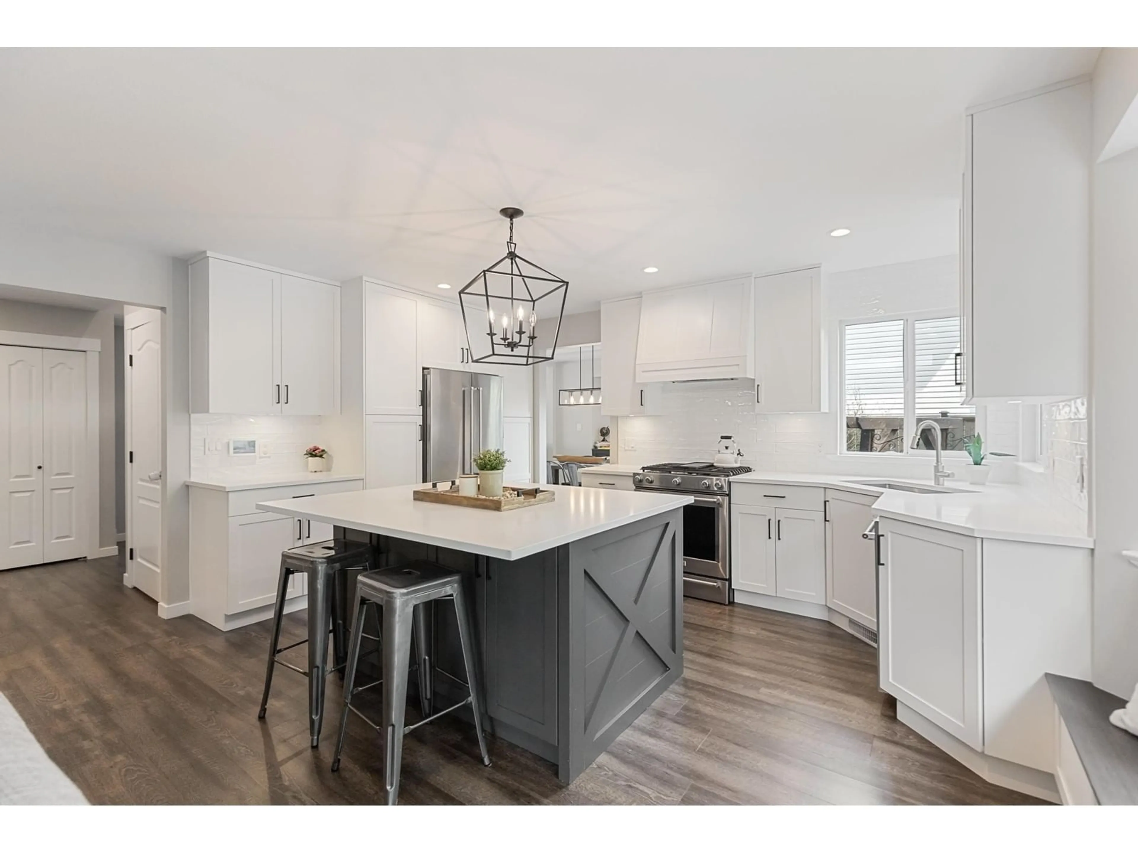 Open concept kitchen, unknown for 8040 MELBURN, Mission British Columbia V2V7B6