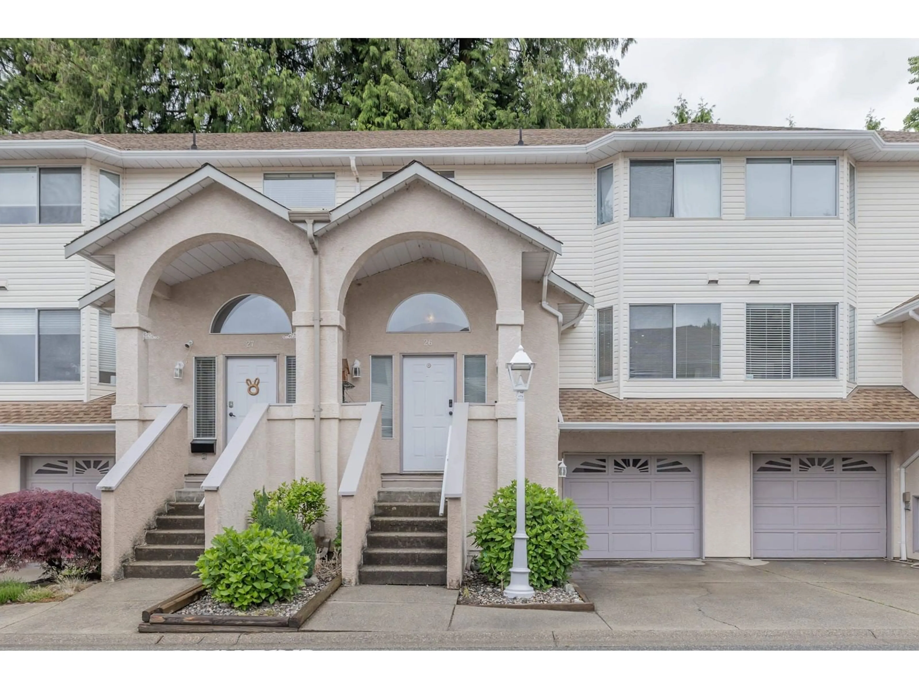 Home with vinyl exterior material, street for 26 - 32339 7TH, Mission British Columbia V2V6T7