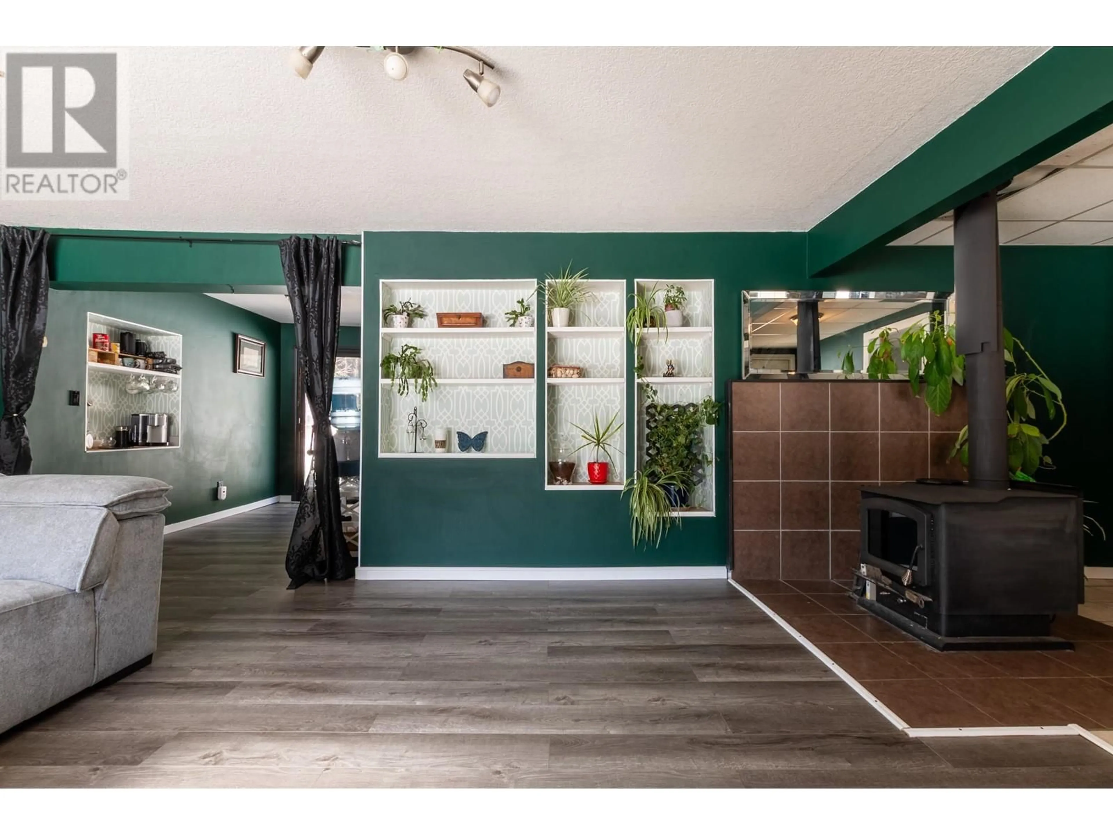 Indoor entryway for 1700 FRASER FLATS ROAD, Prince George British Columbia V2K5S4