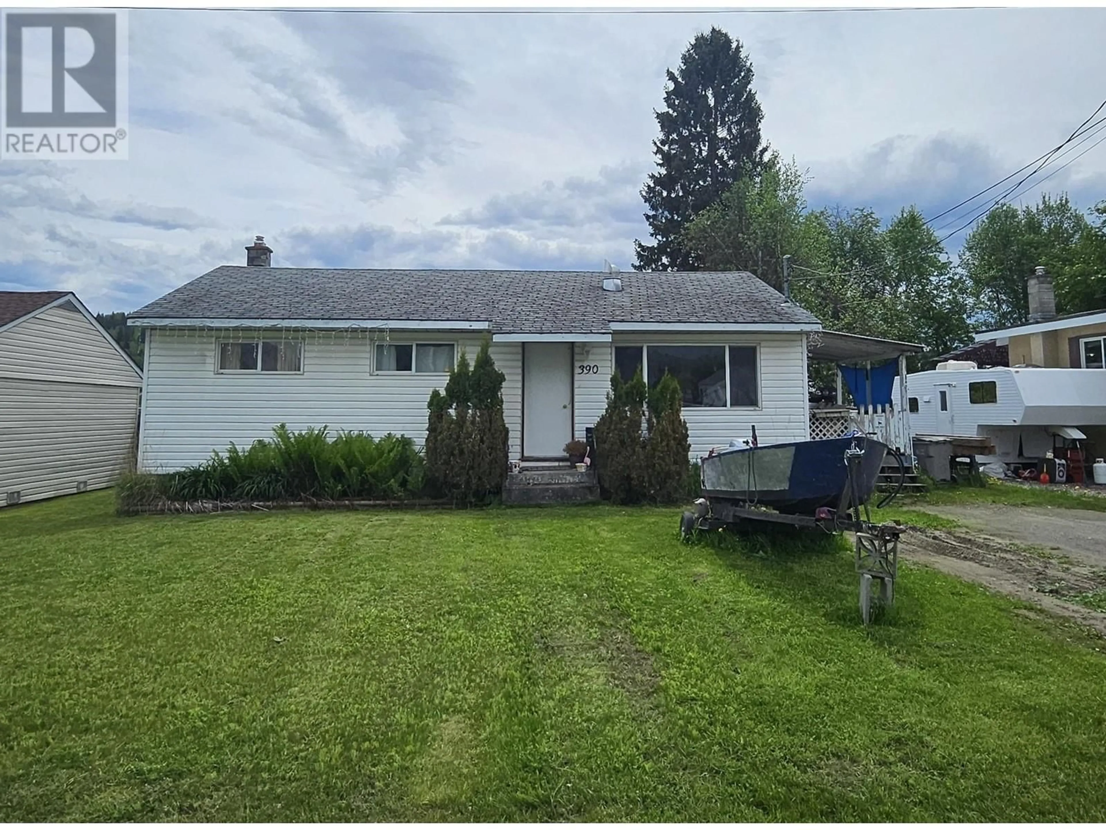 A pic from outside/outdoor area/front of a property/back of a property/a pic from drone, street for 390 WILKINSON STREET, Quesnel British Columbia V2J1C1