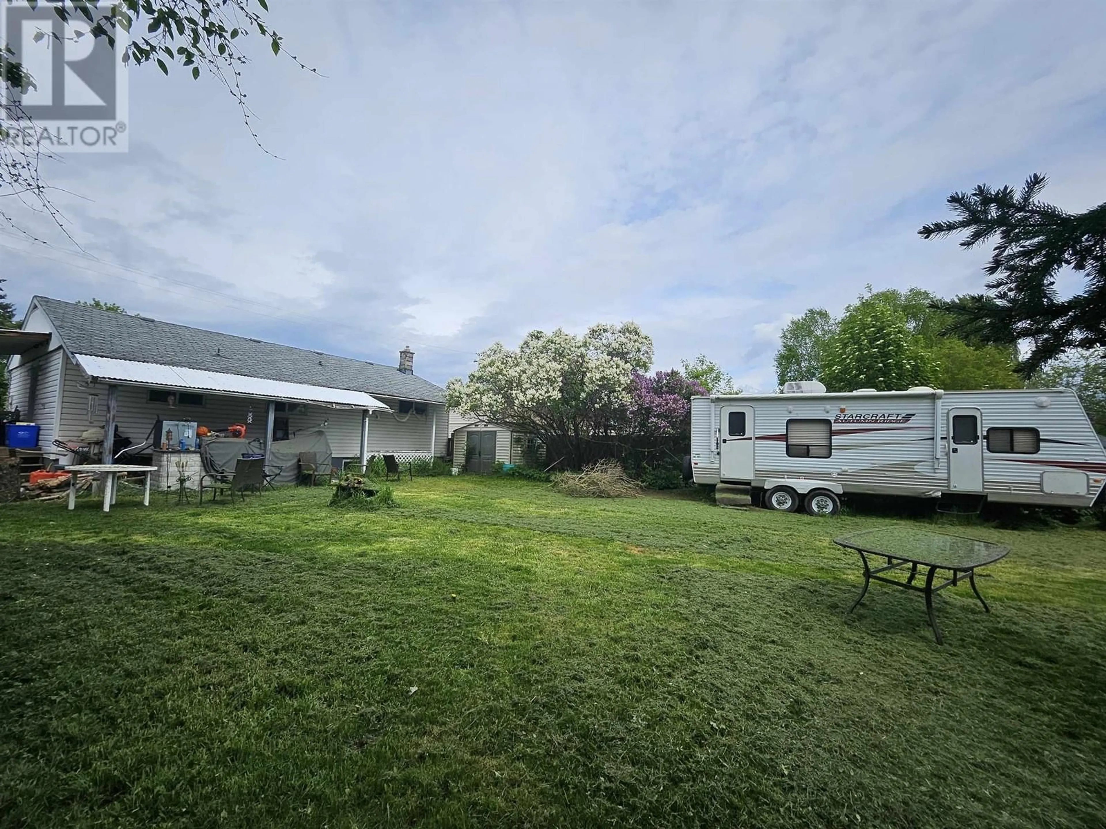 A pic from outside/outdoor area/front of a property/back of a property/a pic from drone, unknown for 390 WILKINSON STREET, Quesnel British Columbia V2J1C1