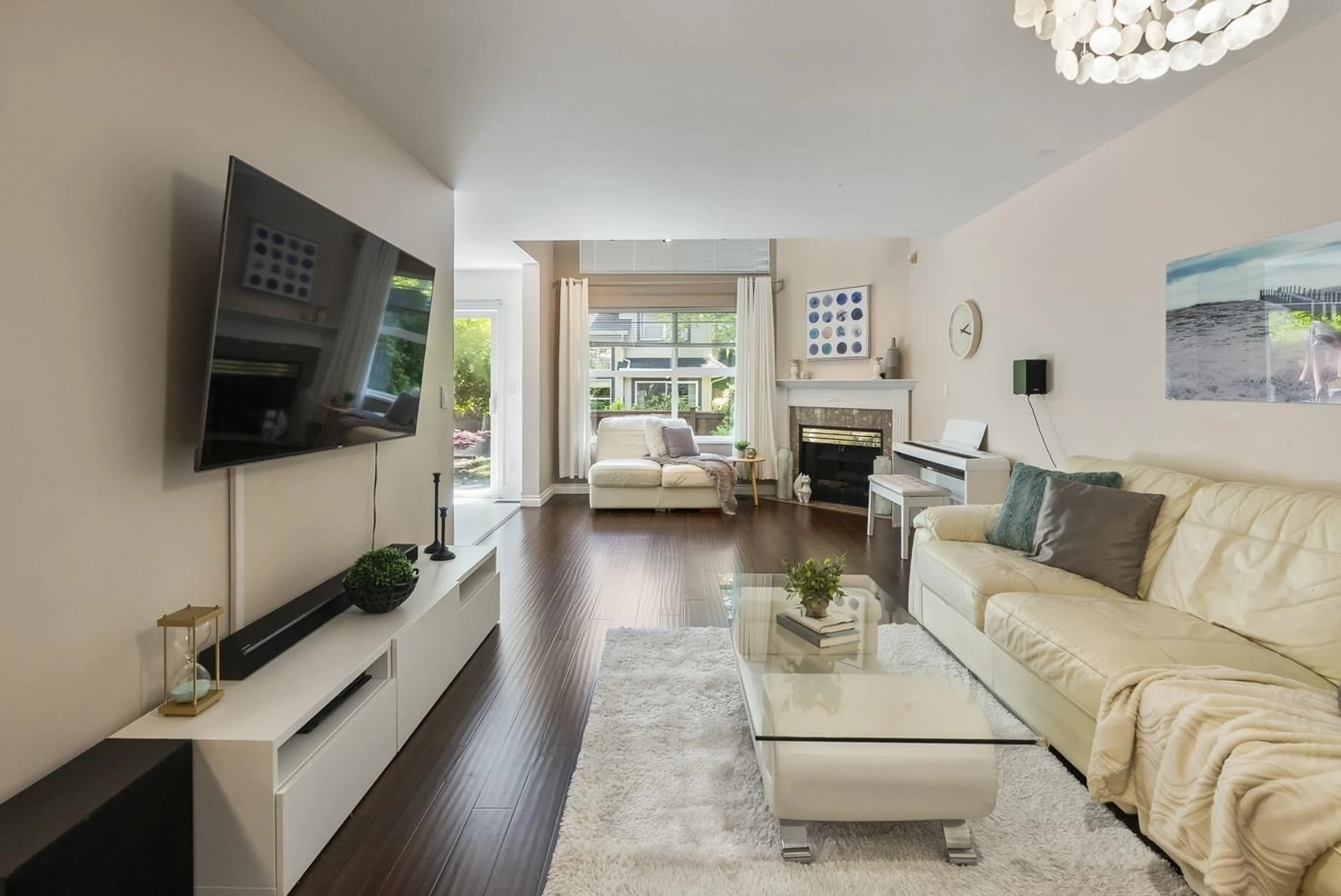 Living room with furniture, unknown for 16 - 8111 160, Surrey British Columbia V4N0V4