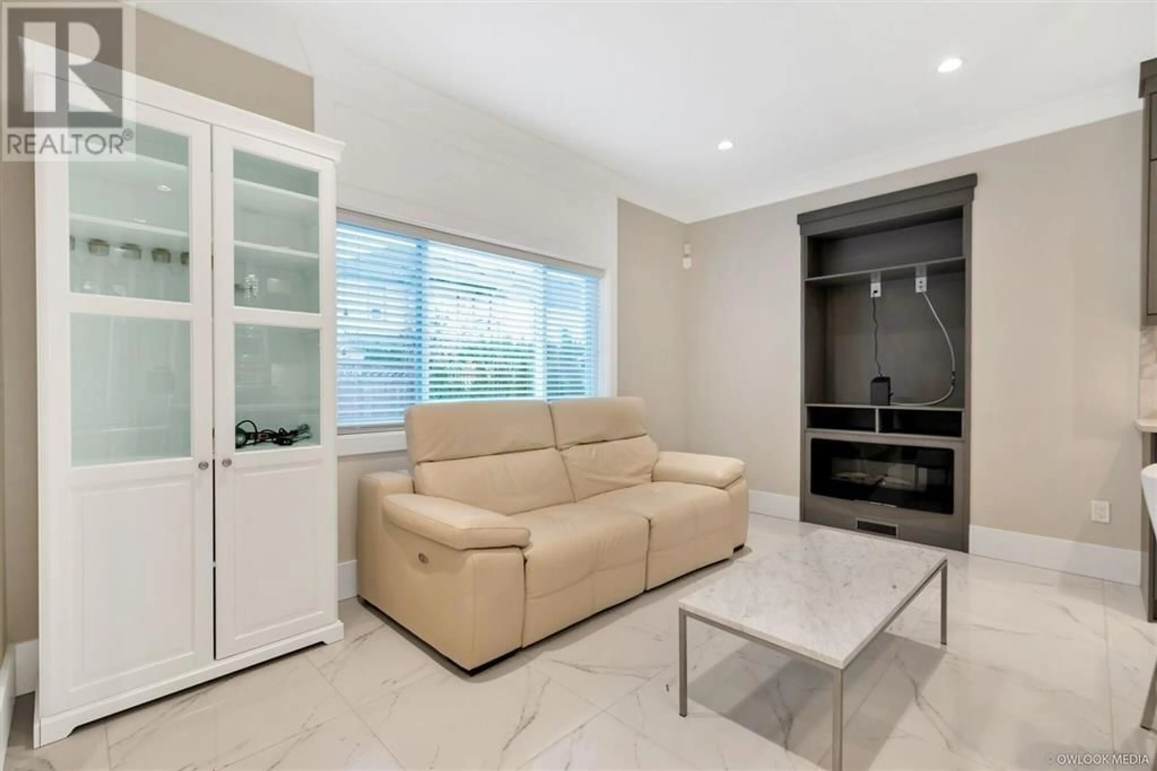 Living room with furniture, ceramic/tile floor for 7442 WILLIAMS ROAD, Richmond British Columbia V7A1G1